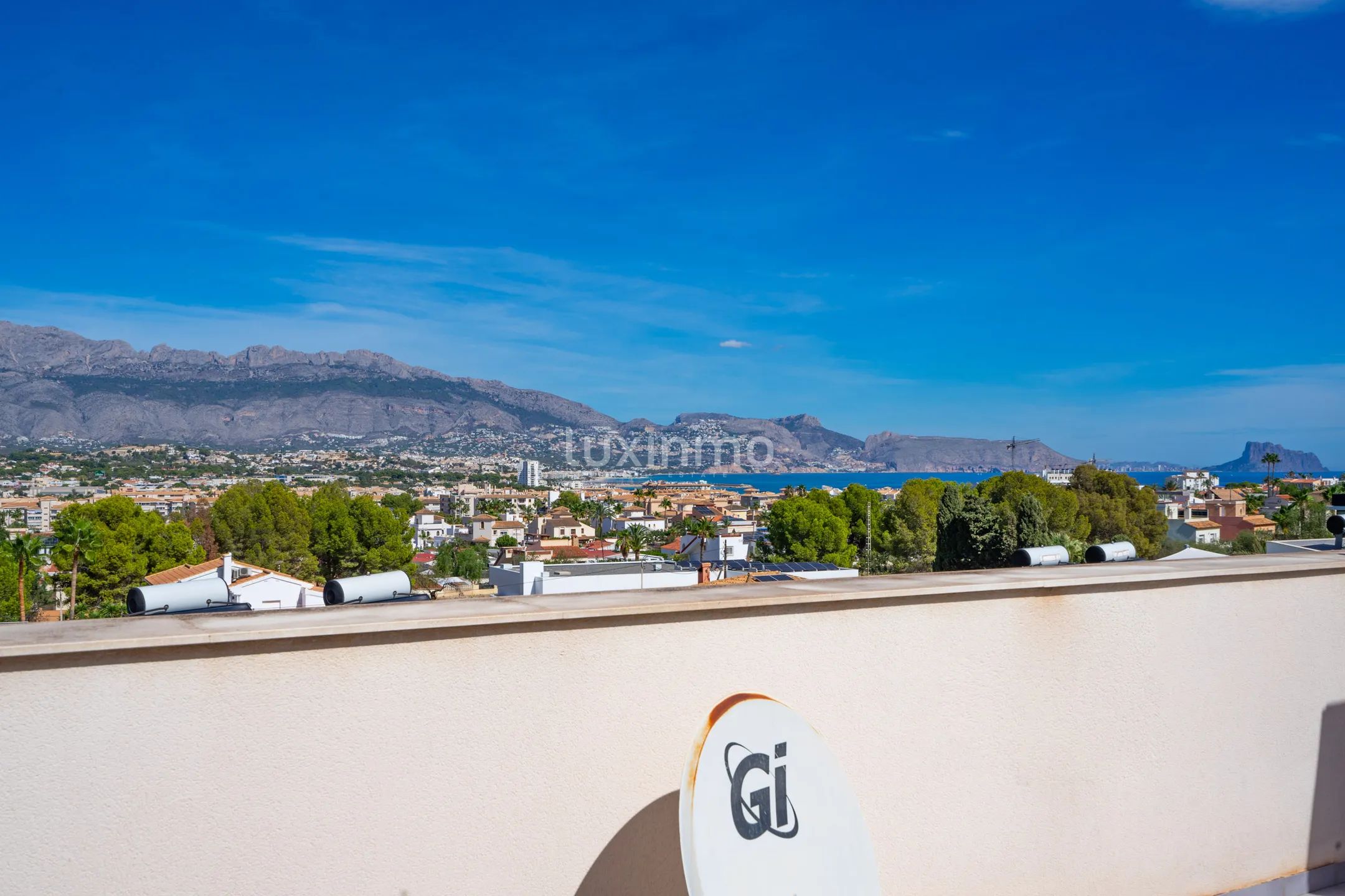 Дом с террасой и видом на море и горы в Эль-Альбире — photo 18