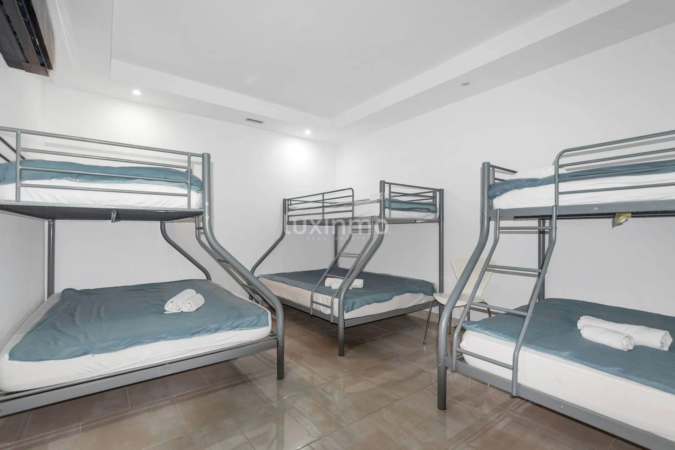Beautiful modern villa with swimming pool for sale in Alfaz — photo 24