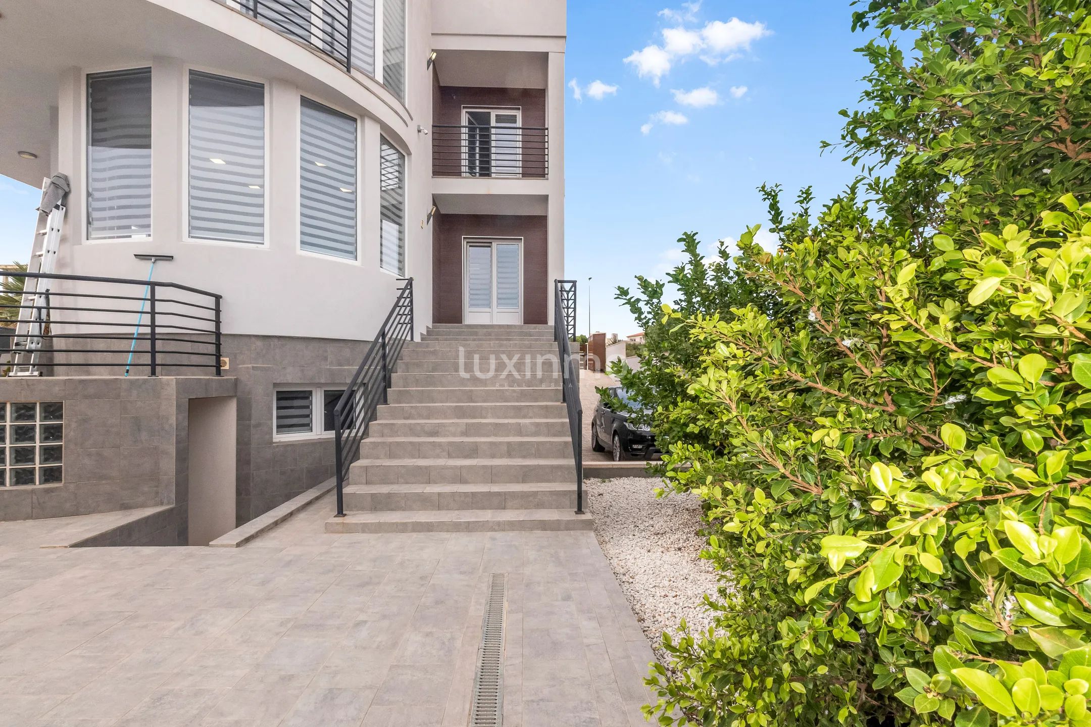 Beautiful modern villa with swimming pool for sale in Alfaz — photo 32