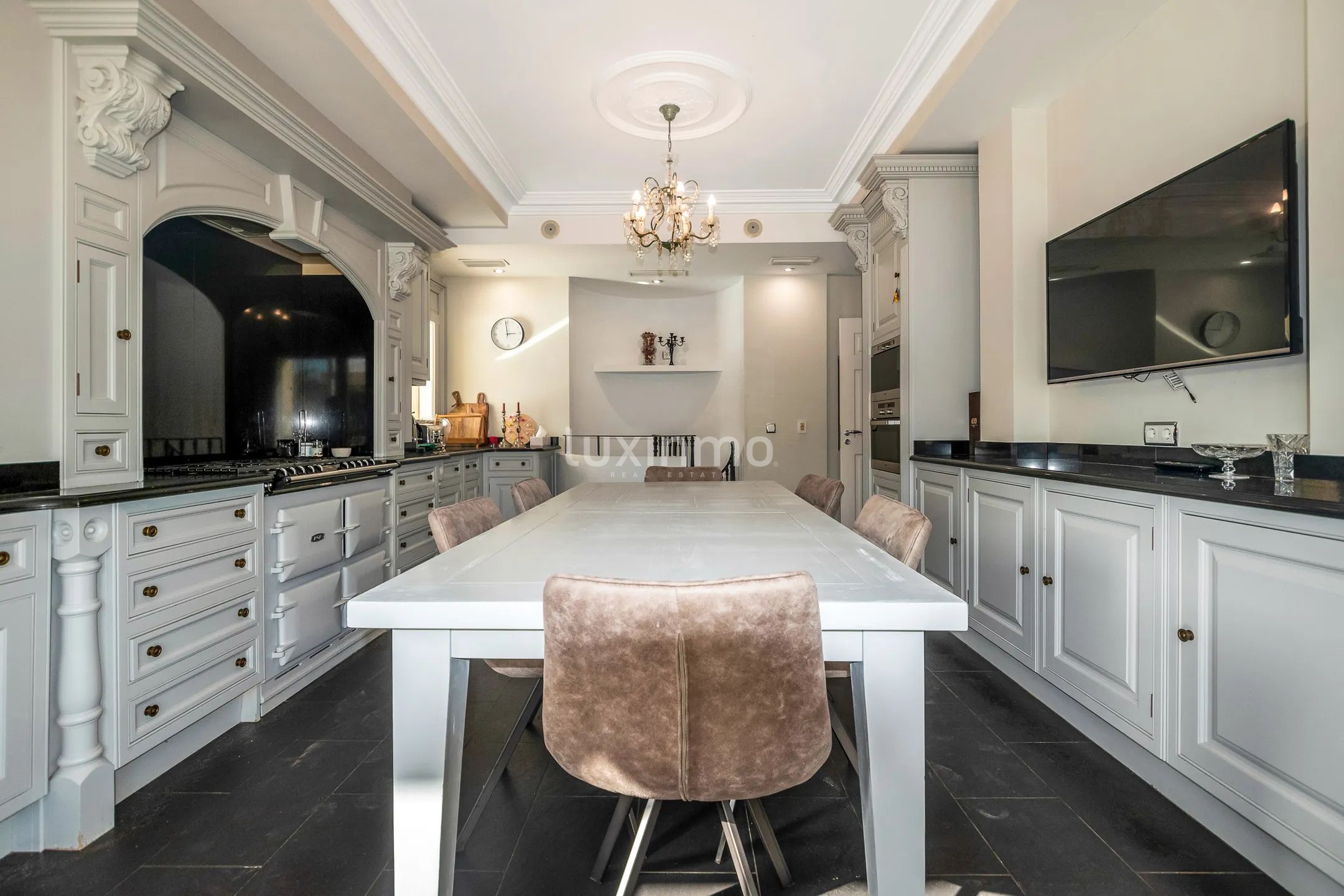 Beautiful mansion with swimming pool for rent in Altea — photo 11