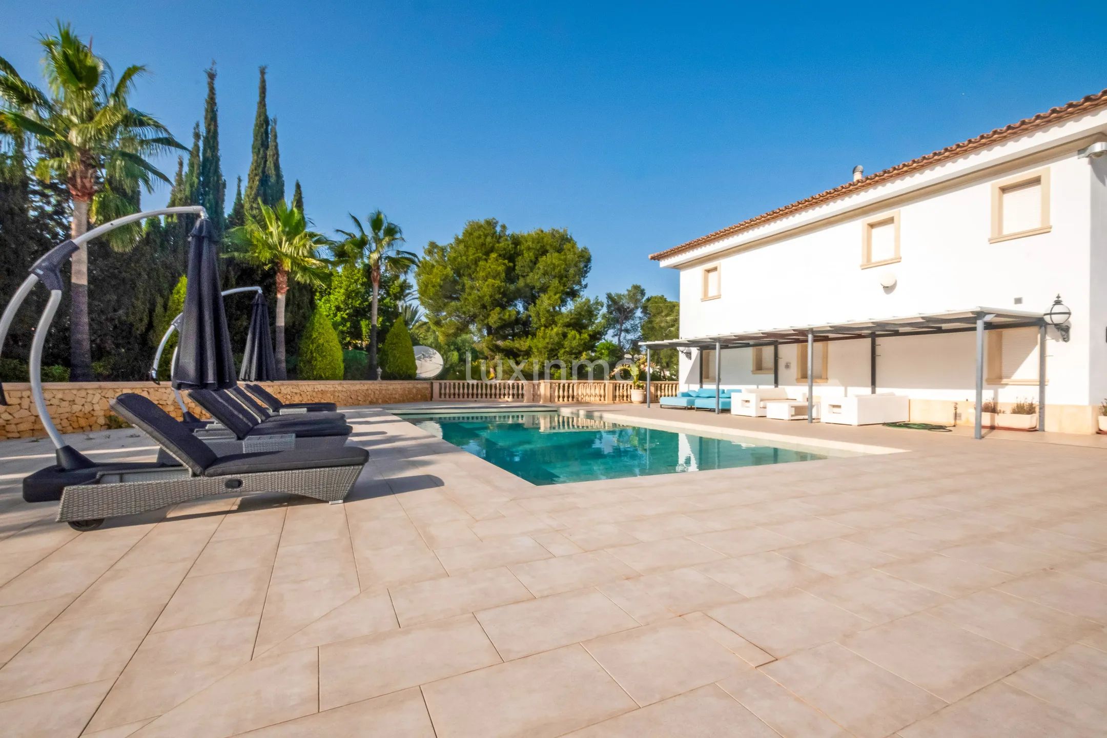Beautiful mansion with swimming pool for rent in Altea — photo 3