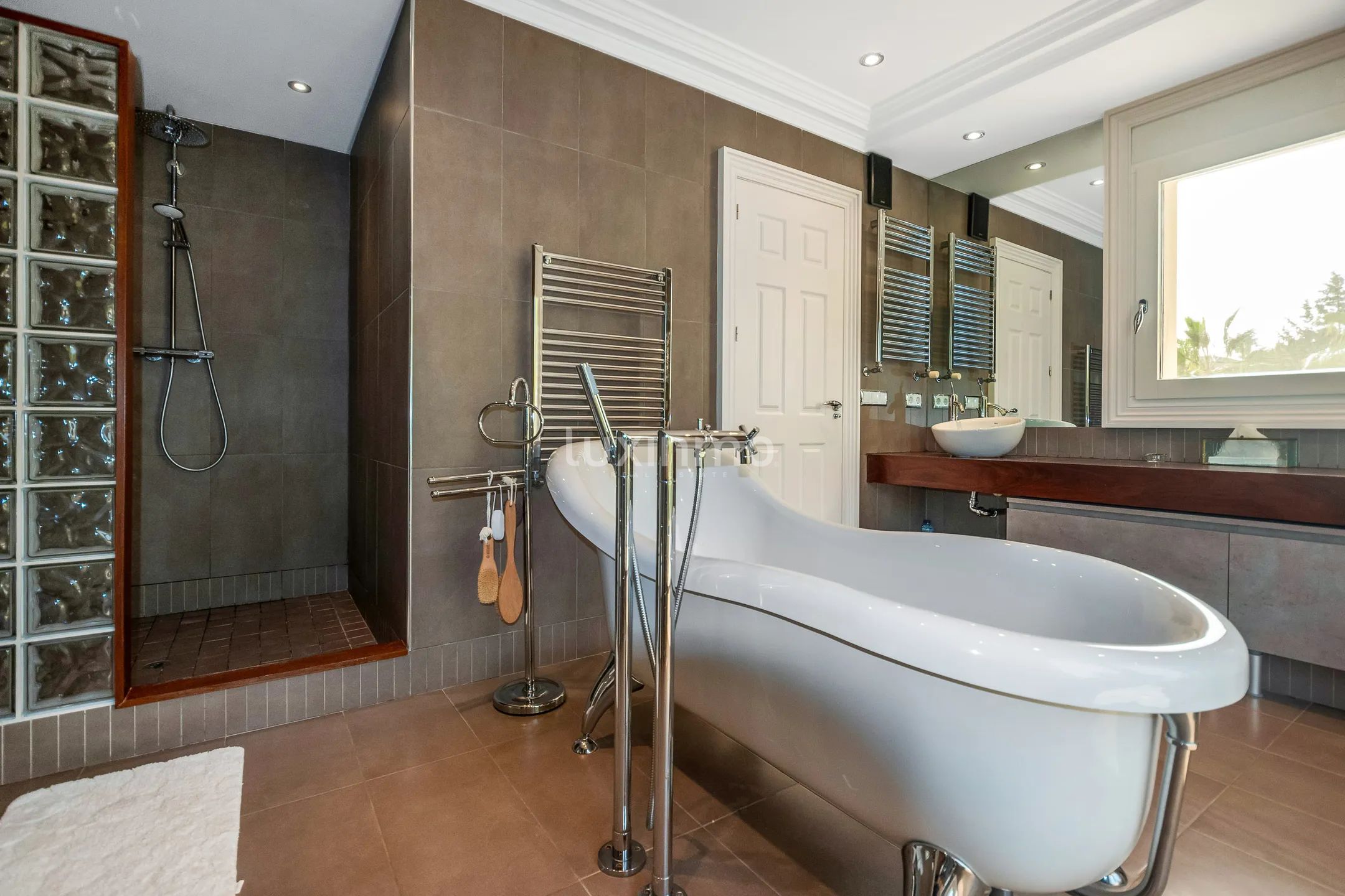 Beautiful mansion with swimming pool for rent in Altea — photo 18