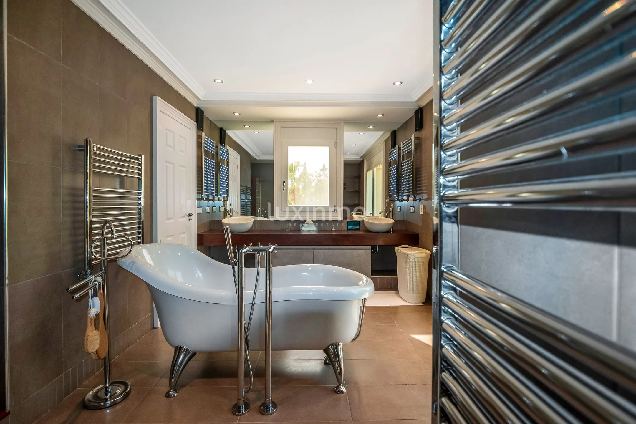 Beautiful mansion with swimming pool for rent in Altea — photo 17