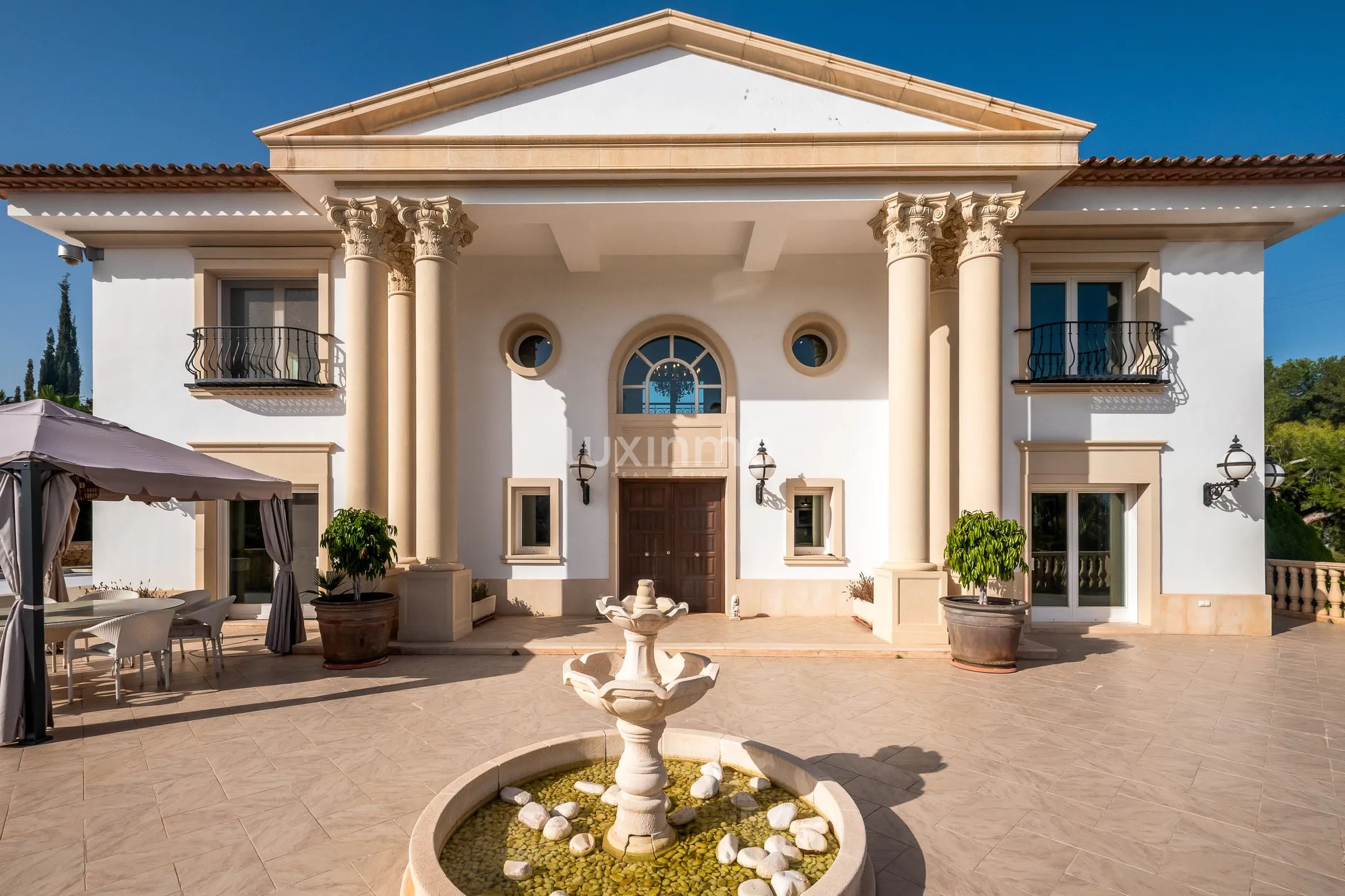 Beautiful mansion with swimming pool for rent in Altea — photo 2