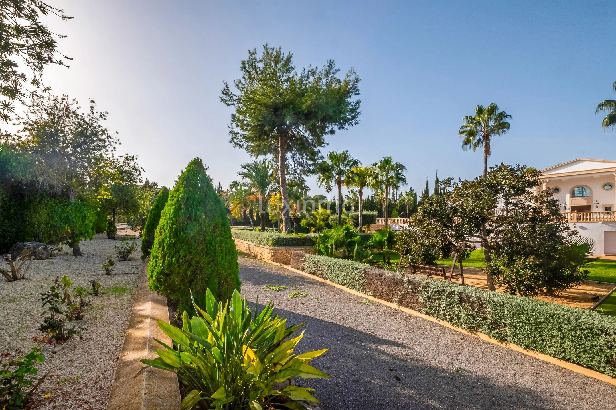 Beautiful mansion with swimming pool for rent in Altea — photo 51