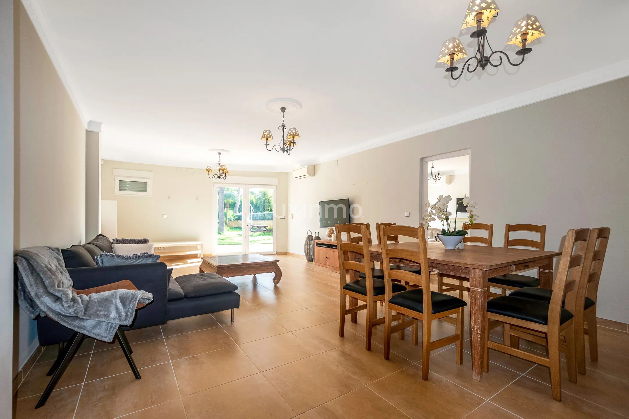 Beautiful mansion with swimming pool for rent in Altea — photo 28