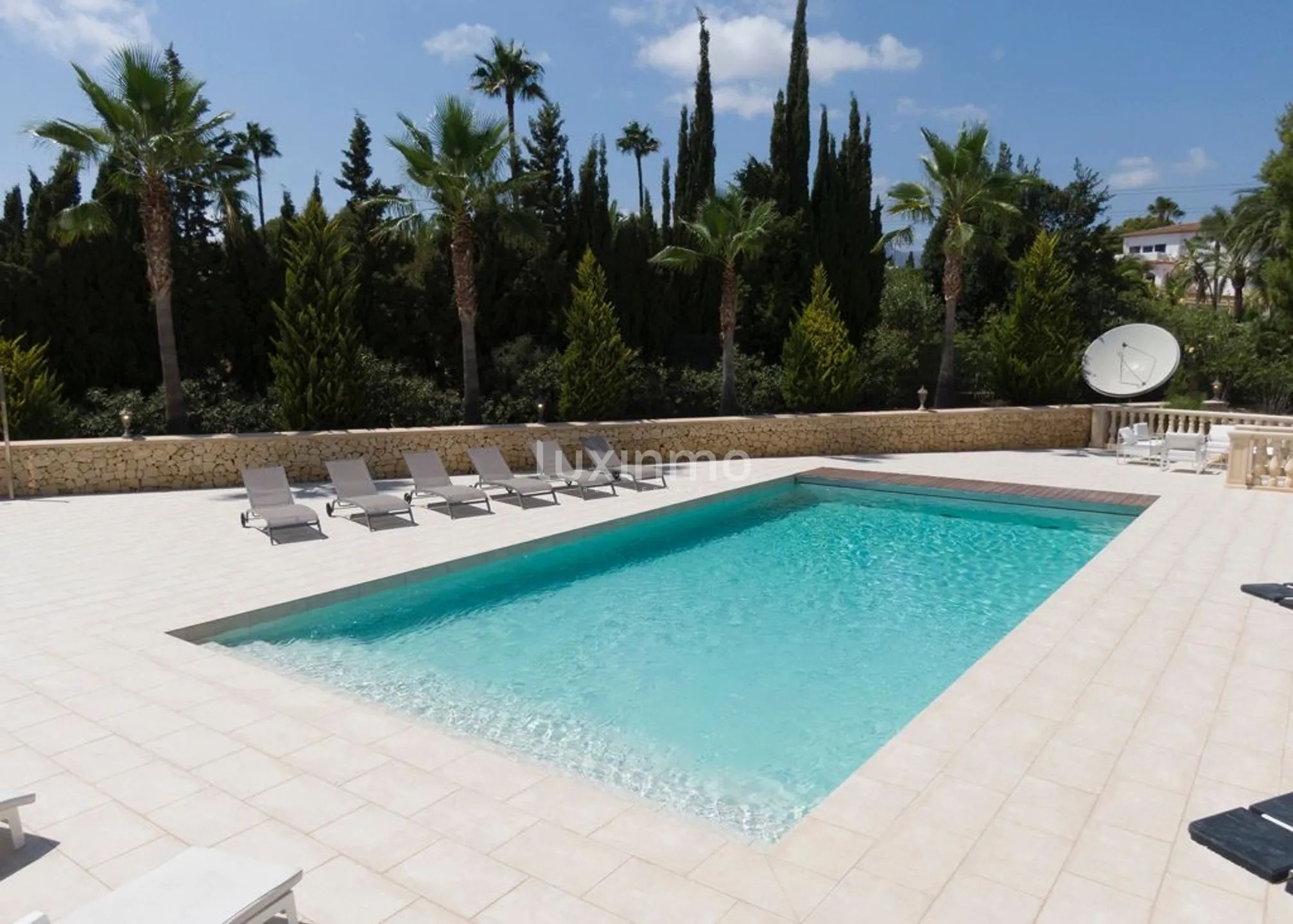 Beautiful mansion with swimming pool for rent in Altea — photo 44