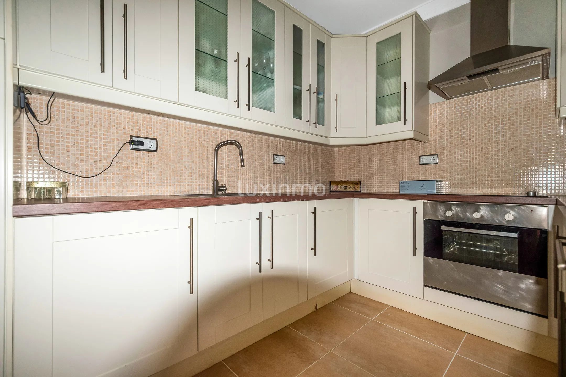 Beautiful mansion with swimming pool for rent in Altea — photo 27