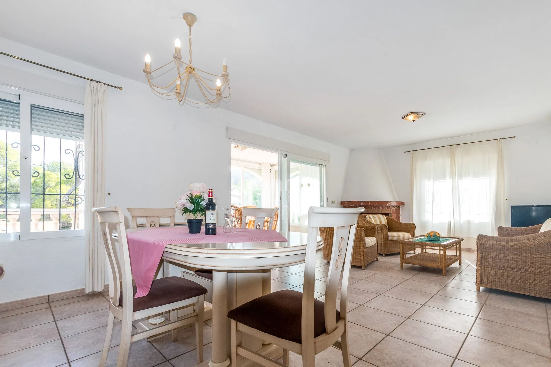Frittliggende villa med basseng til salgs i Albir — photo 12