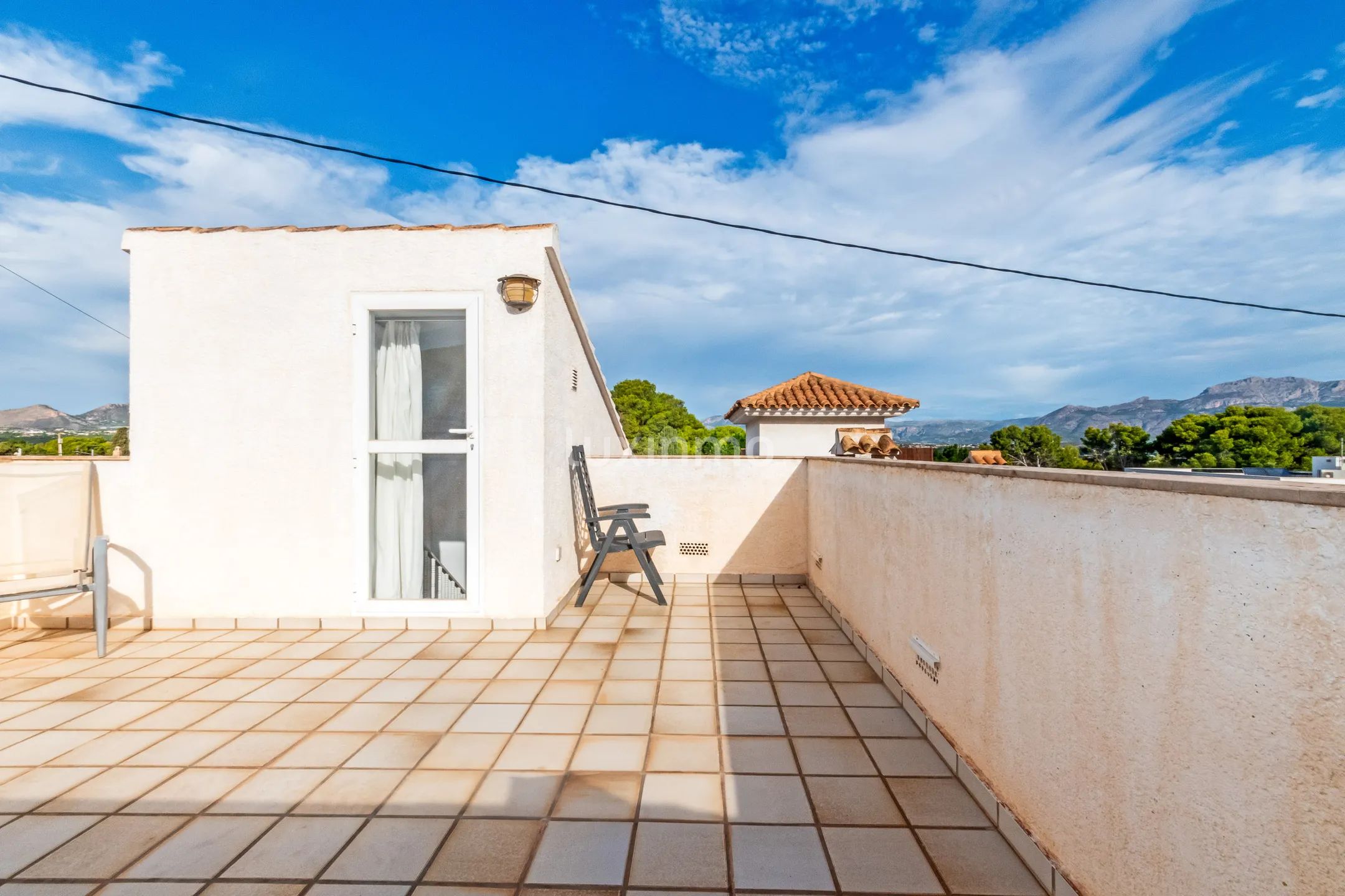 Frittliggende villa med basseng til salgs i Albir — photo 26