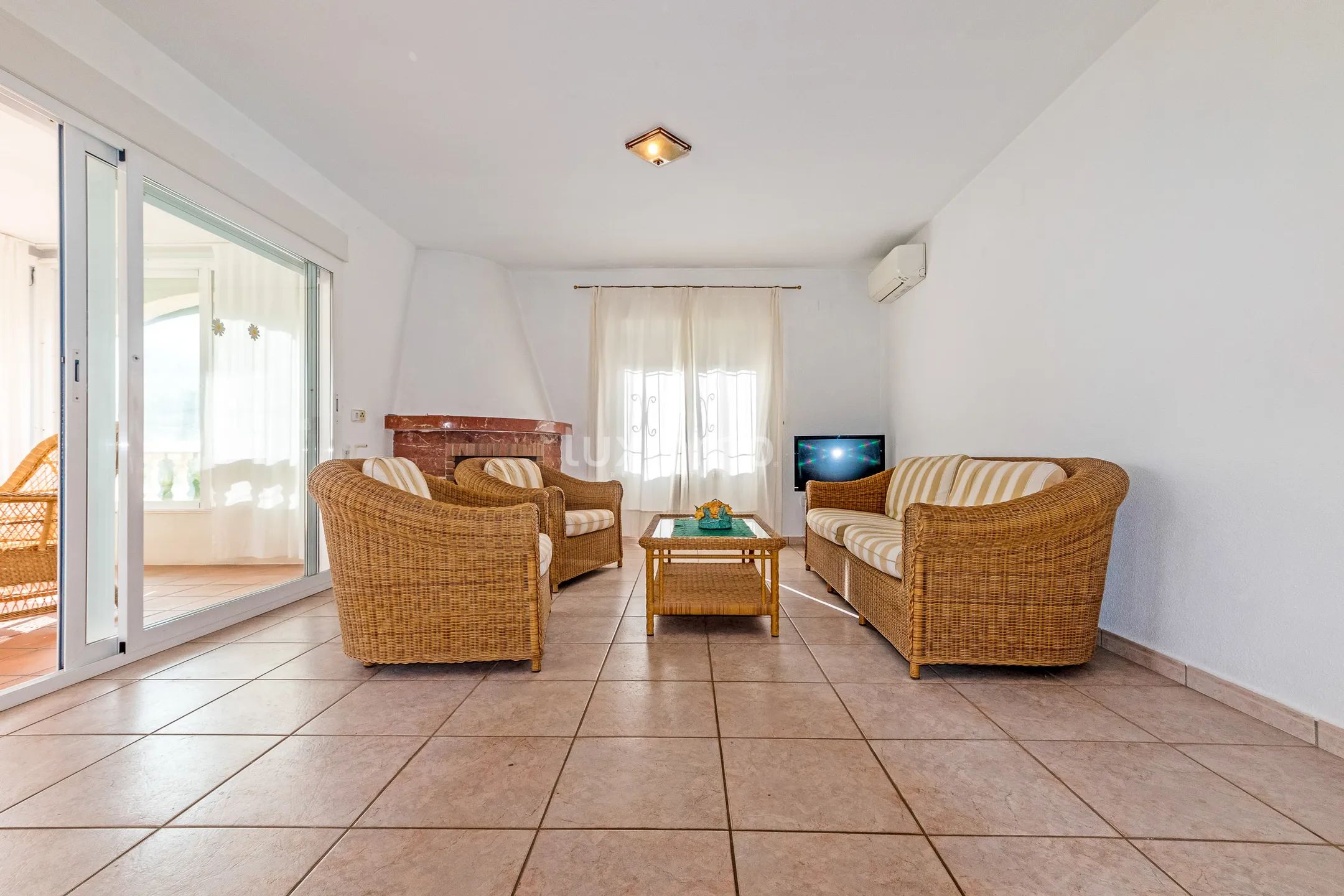 Frittliggende villa med basseng til salgs i Albir — photo 13