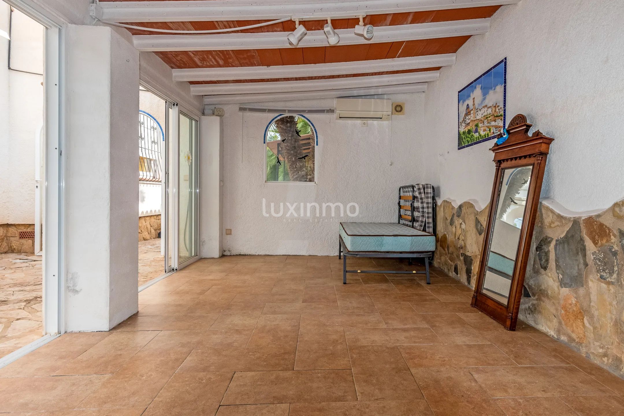 Frittliggende villa med basseng til salgs i Albir — photo 21