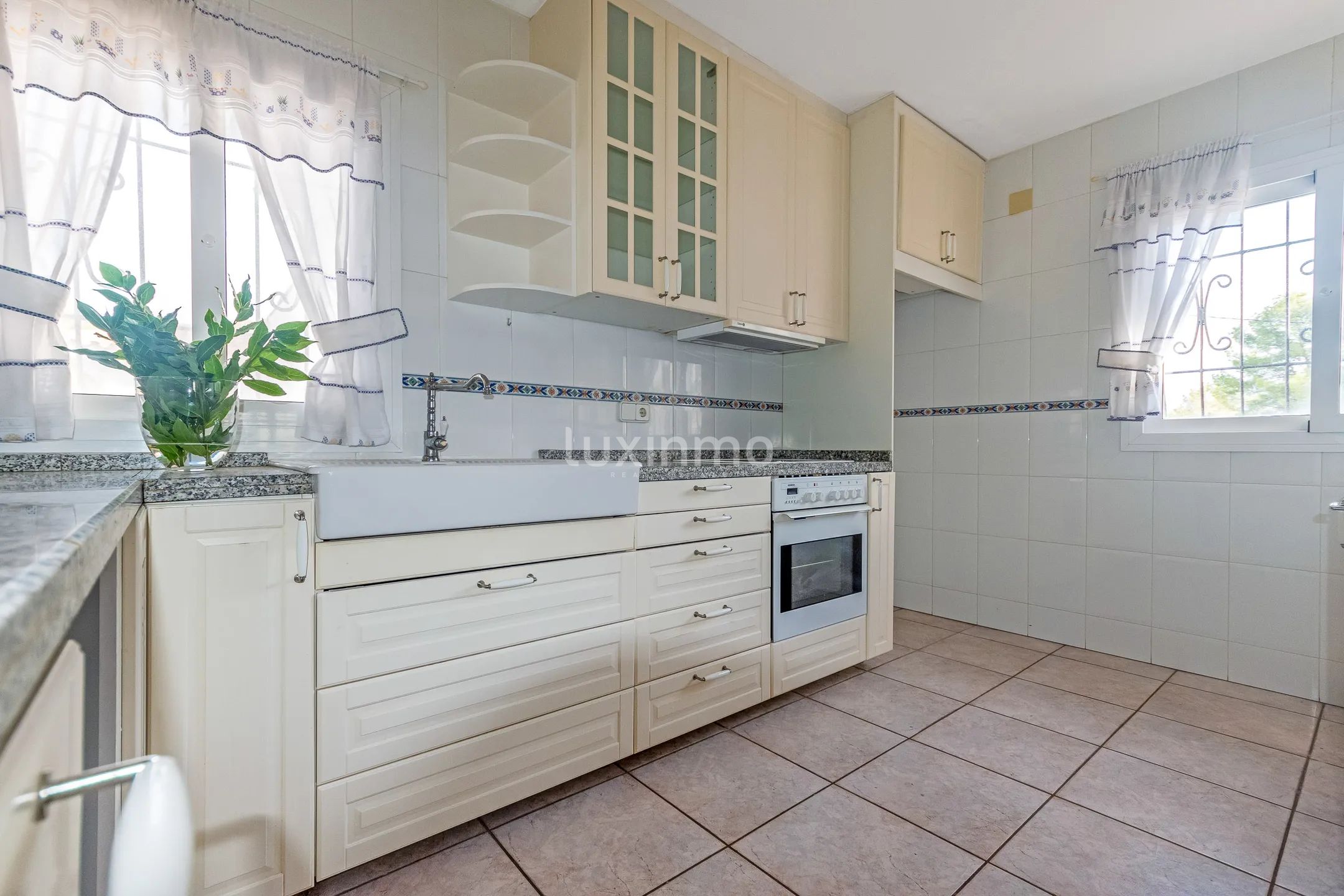 Frittliggende villa med basseng til salgs i Albir — photo 16