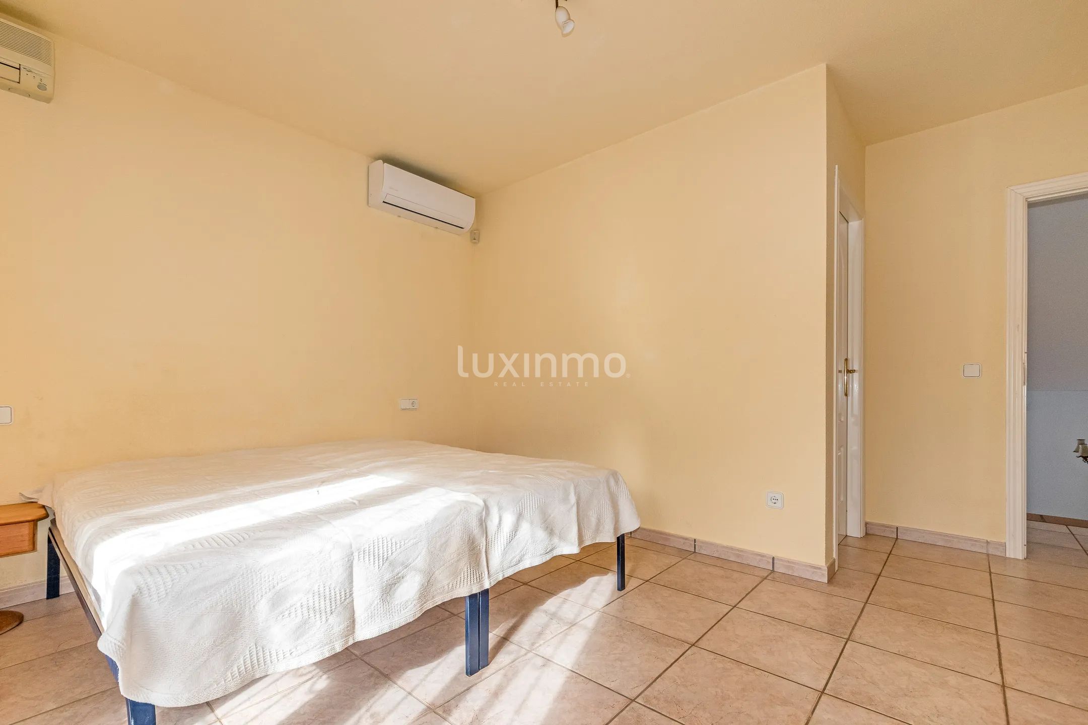 Frittliggende villa med basseng til salgs i Albir — photo 20