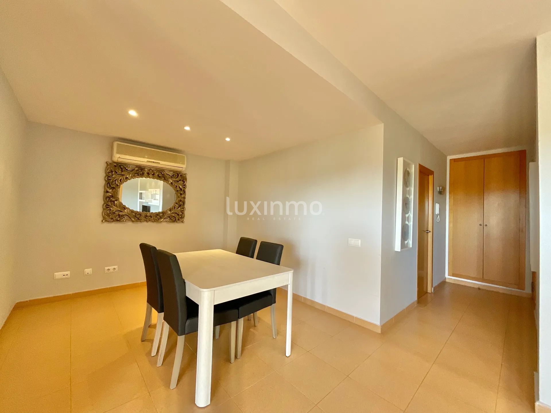 Charmigt ljust takvåning för långtidsuthyrning tillgänglig — photo 17