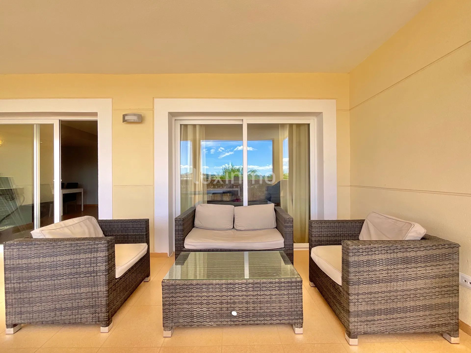 Charmigt ljust takvåning för långtidsuthyrning tillgänglig — photo 9