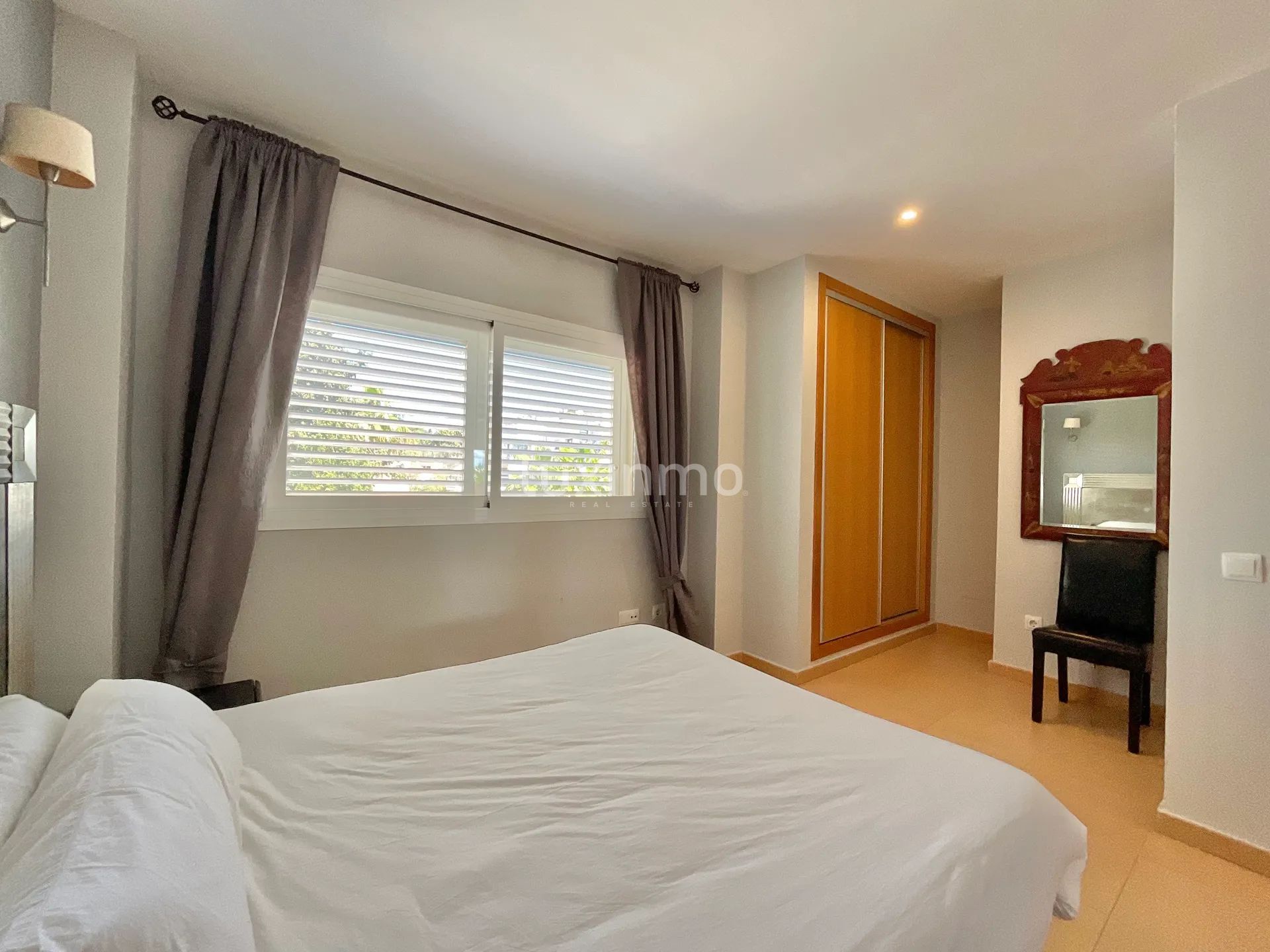 Charmigt ljust takvåning för långtidsuthyrning tillgänglig — photo 21