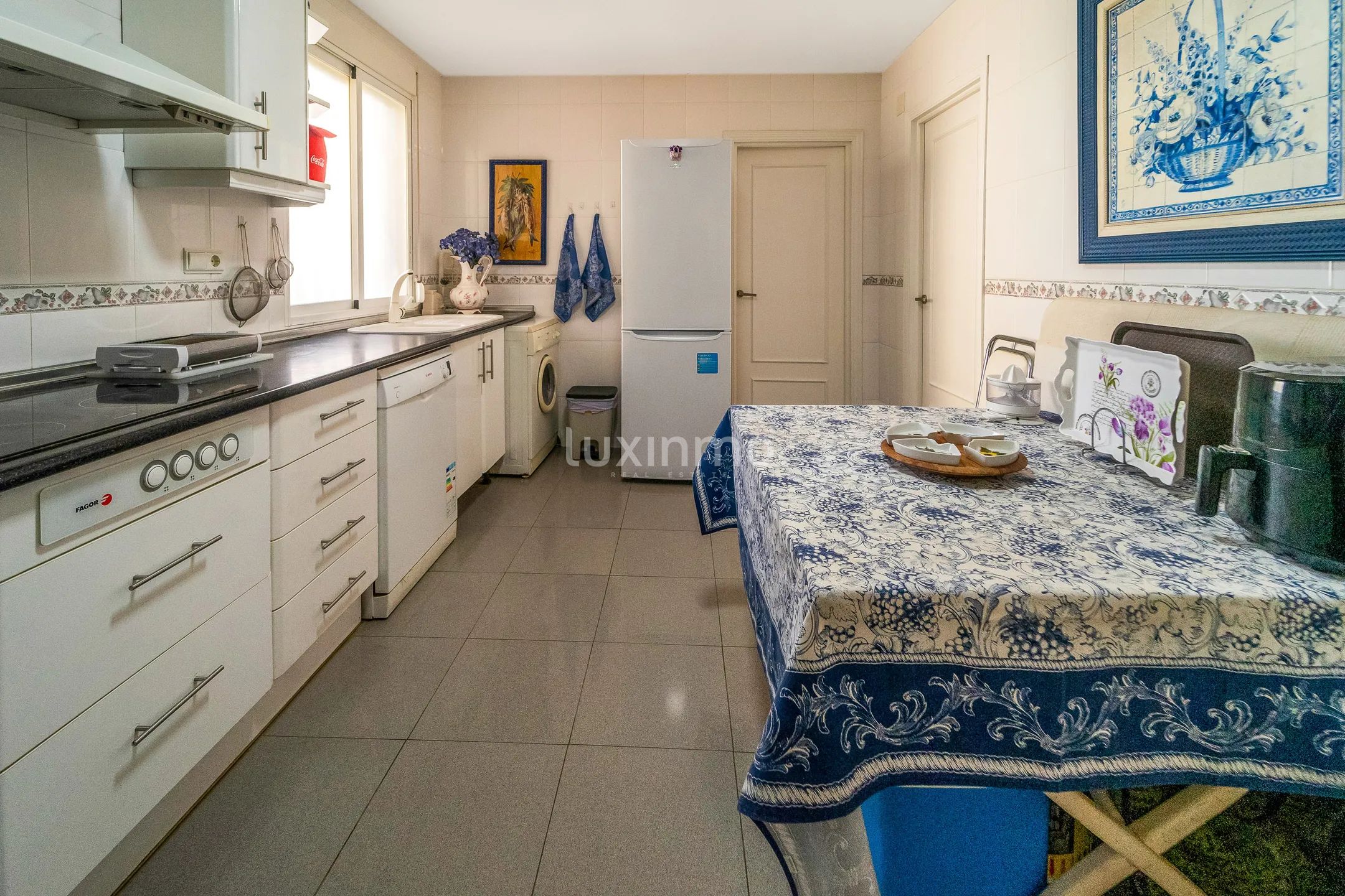 Mieszkanie z 4 sypialniami w drugiej linii plaży Benidorm — photo 9