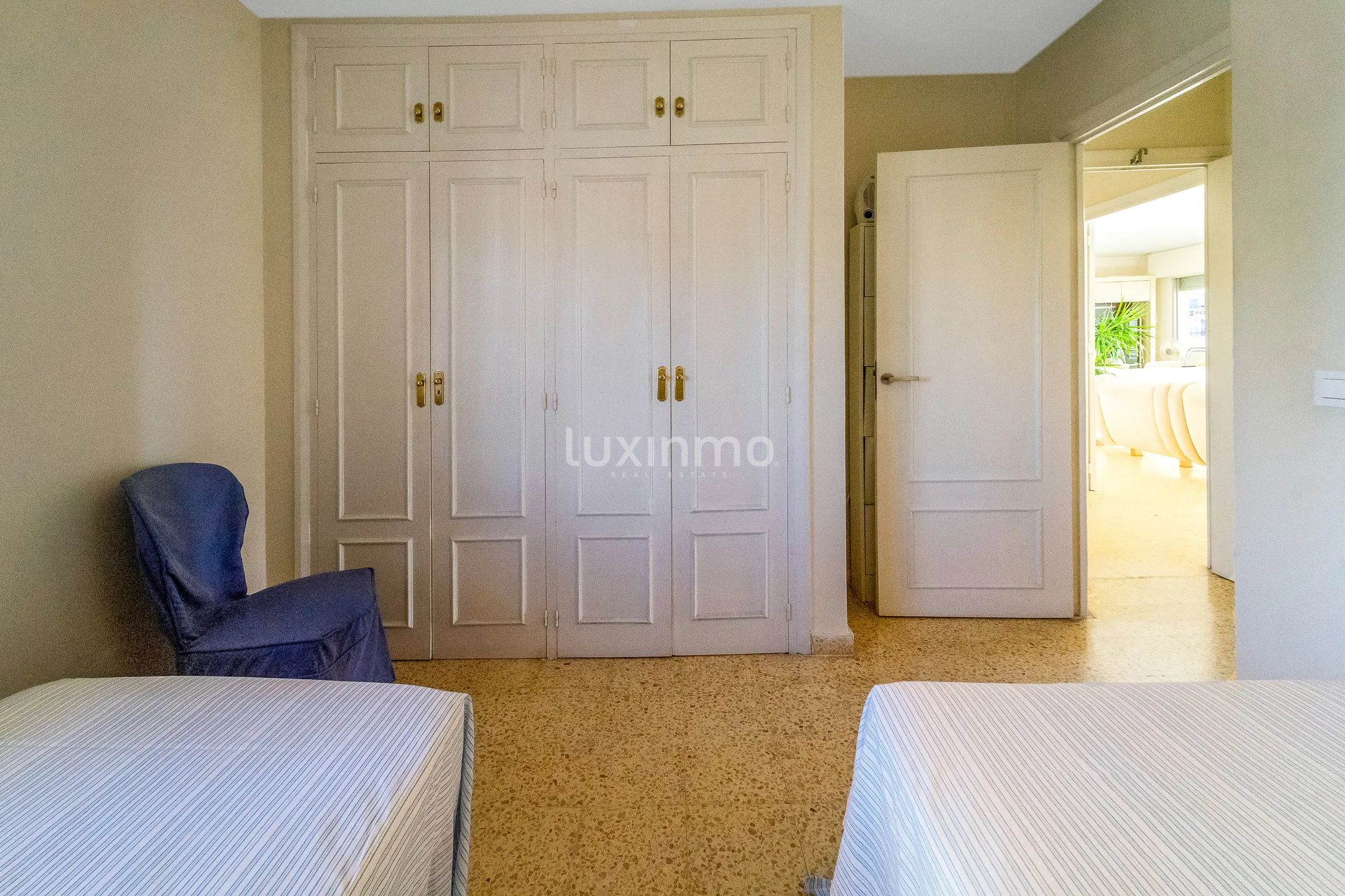 Mieszkanie z 4 sypialniami w drugiej linii plaży Benidorm — photo 18