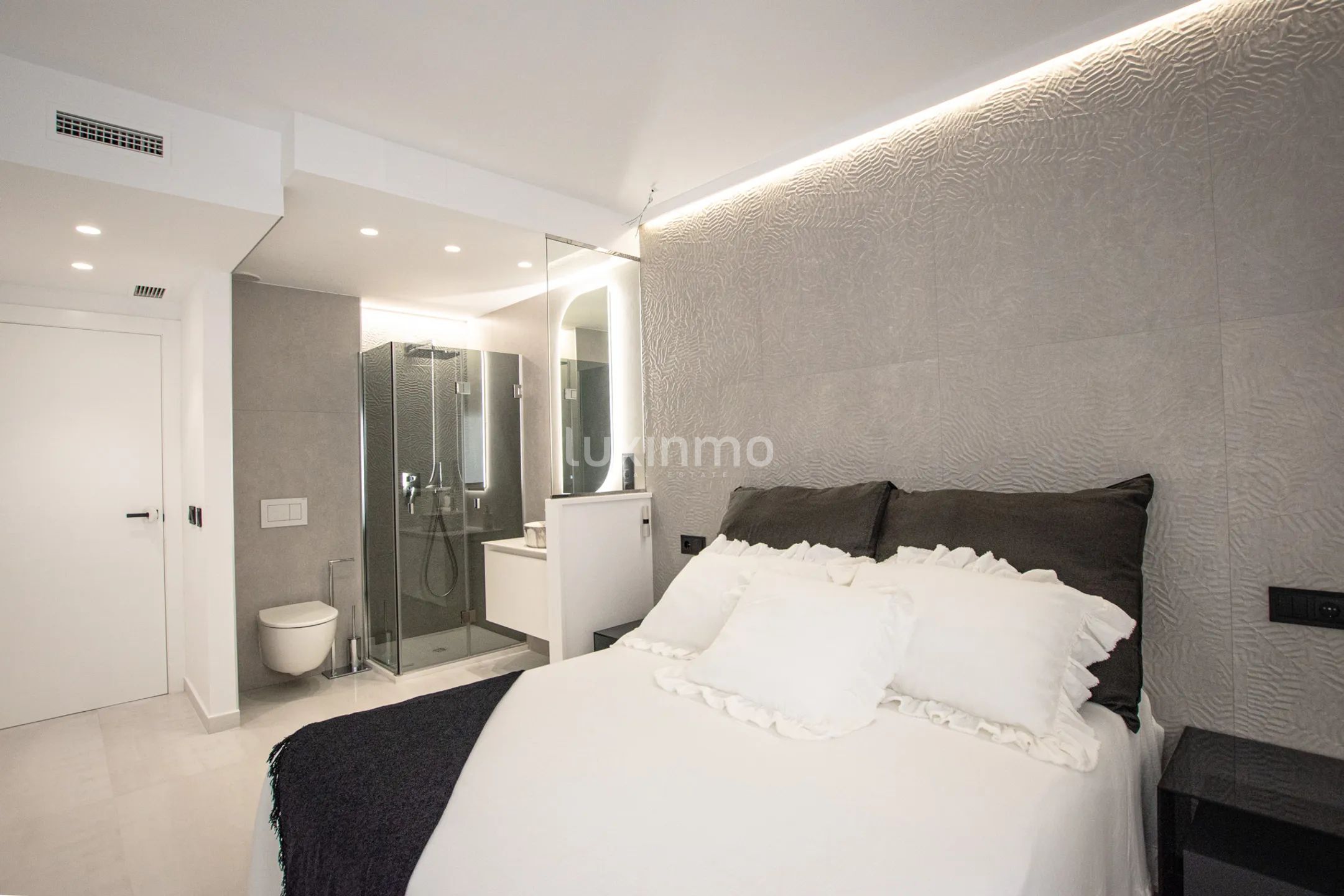 Flat with sea view for sale in Calpe — photo 10