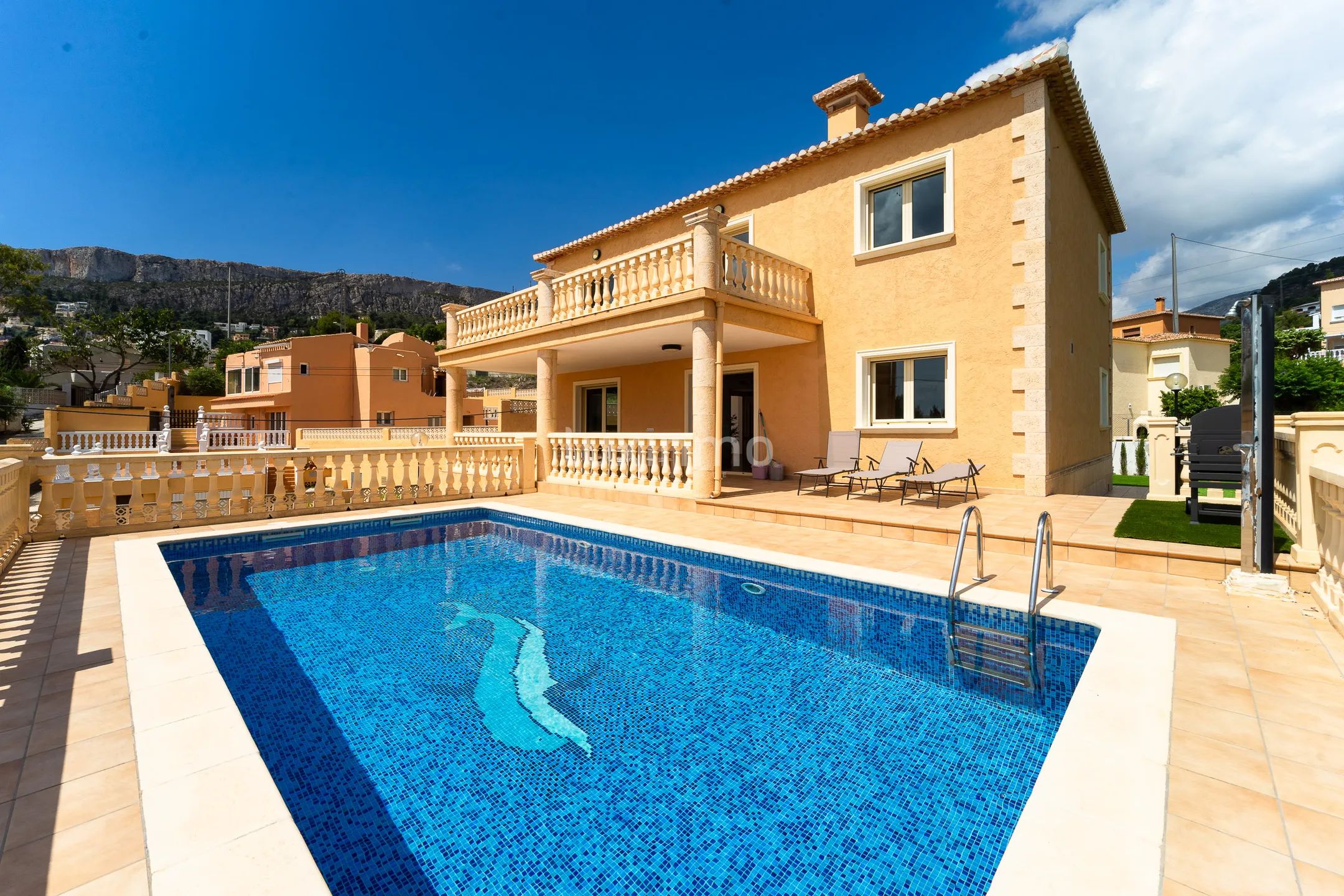 Luxuriöse Kolonialvilla mit Meerblick in Calpe