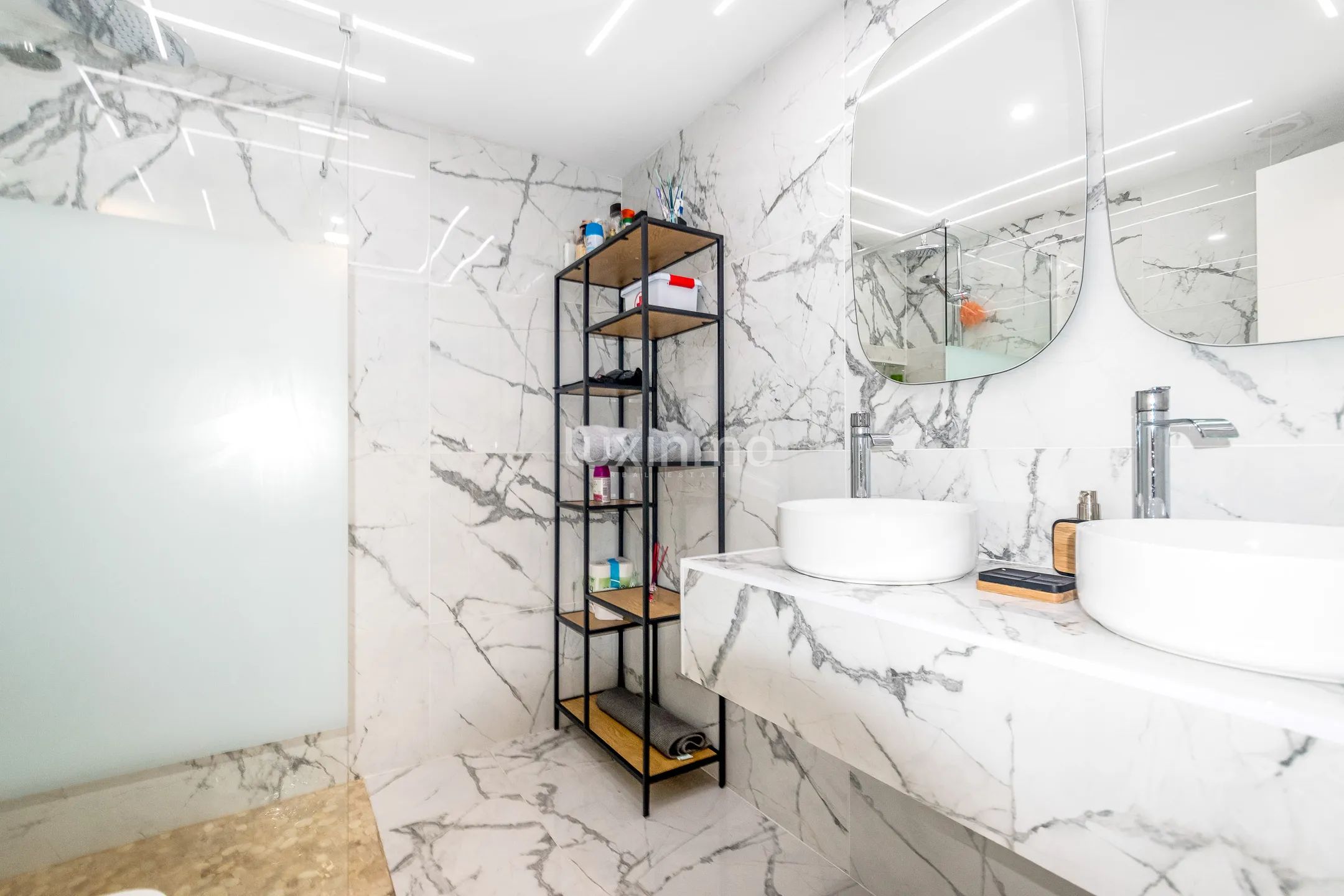 Cozy apartment on first line on the beach for rent — photo 13