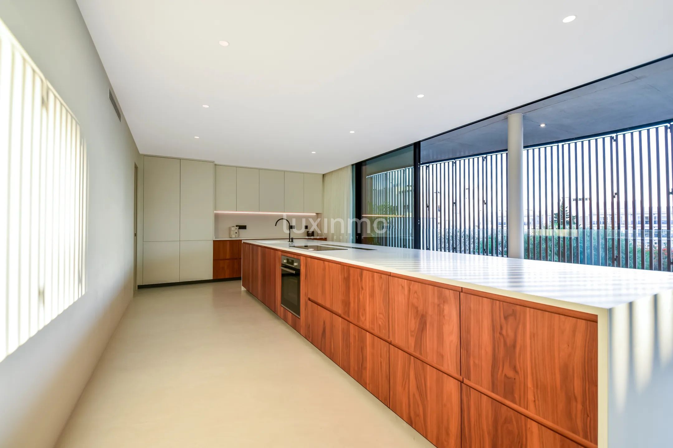 Oszałamiający, nowoczesny apartament z 3 sypialniami i tarasem w Talamance — photo 9