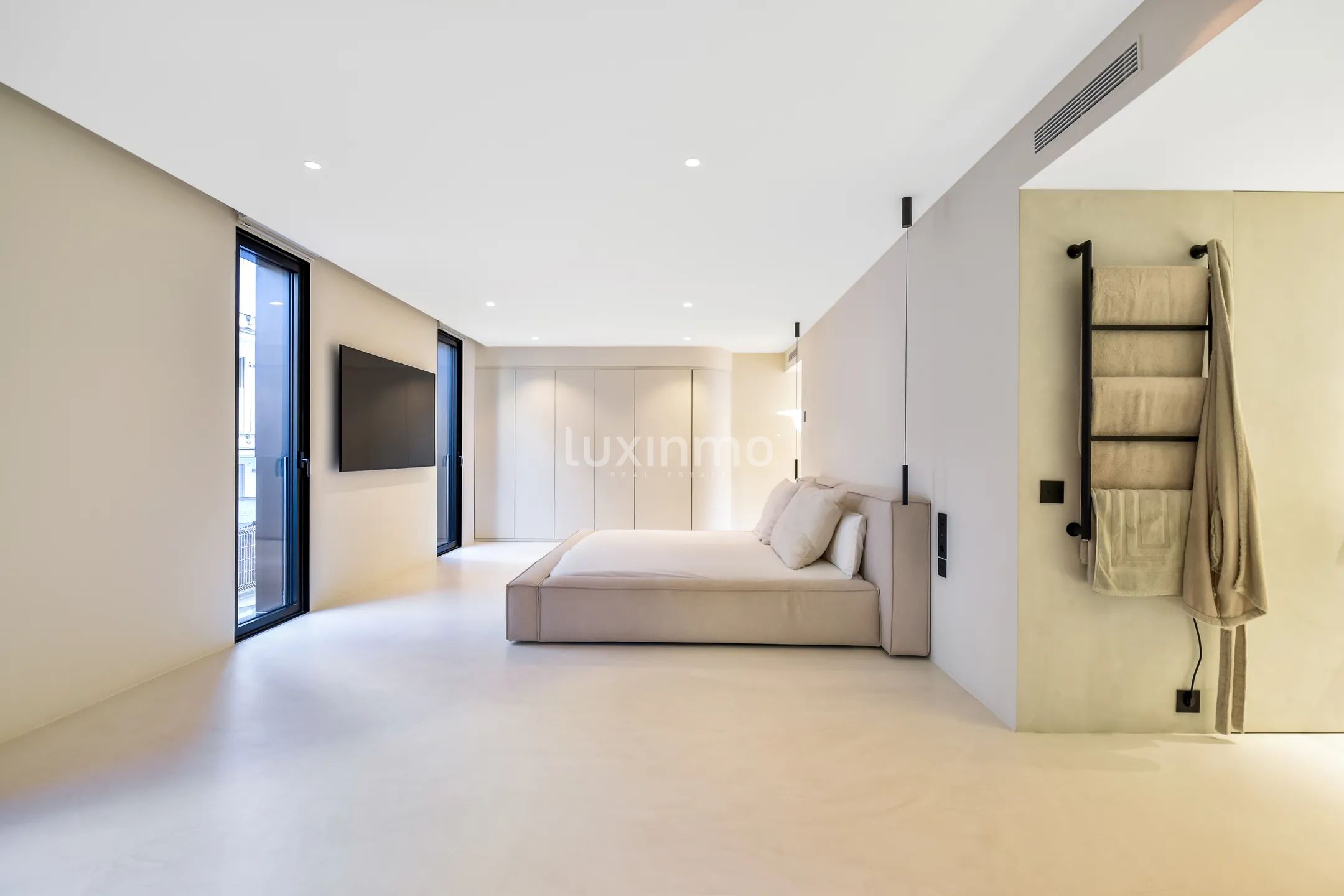Oszałamiający, nowoczesny apartament z 3 sypialniami i tarasem w Talamance — photo 15