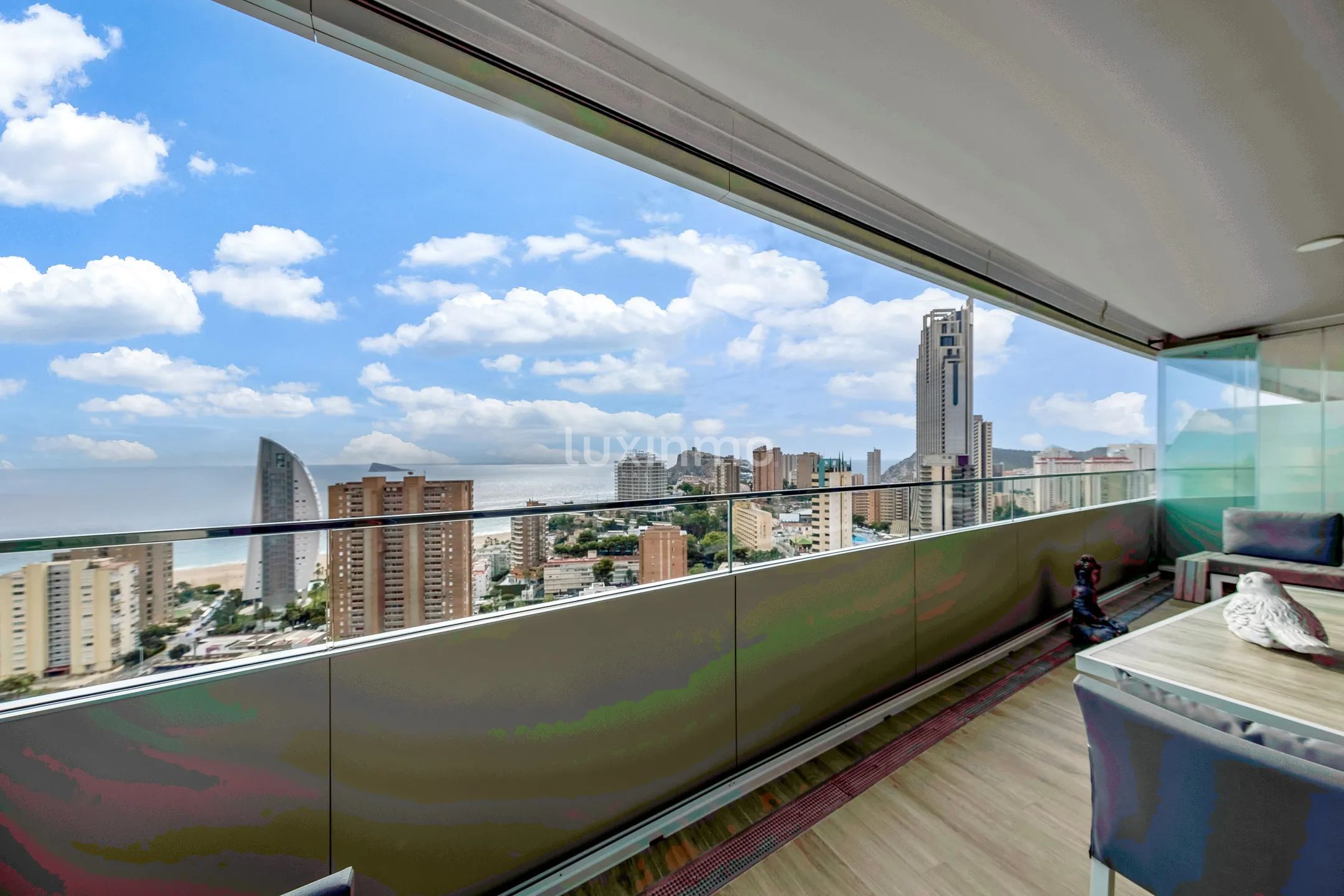 Апартаменты с 3 спальнями на пляже Бенидорма со стеклянными шторами — photo 22