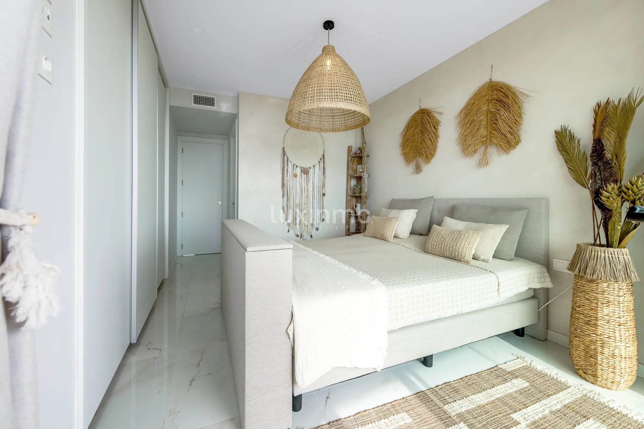 Apartament z 3 sypialniami na sprzedaż w Benidorm Beach ze szklanymi zasłonami — photo 15