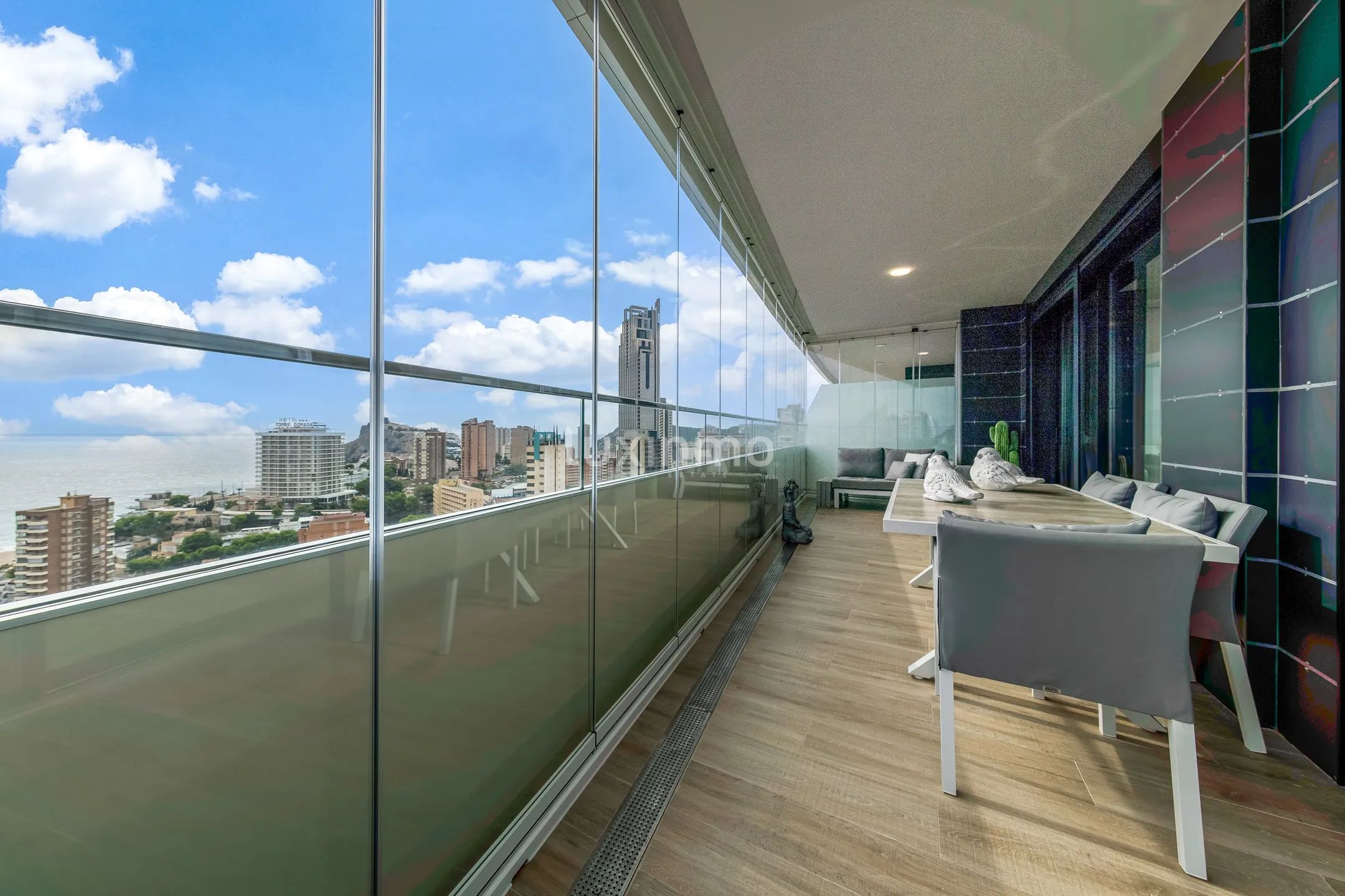 Apartament z 3 sypialniami na sprzedaż w Benidorm Beach ze szklanymi zasłonami — photo 6