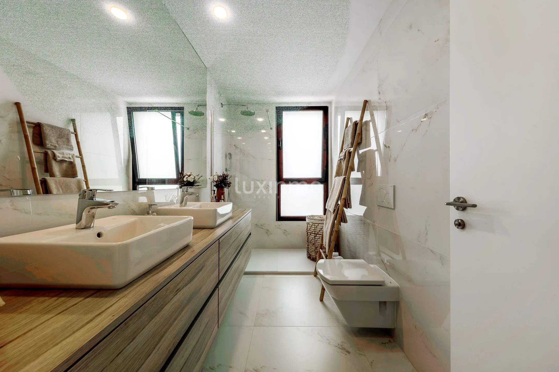 Апартаменты с 3 спальнями на пляже Бенидорма со стеклянными шторами — photo 28