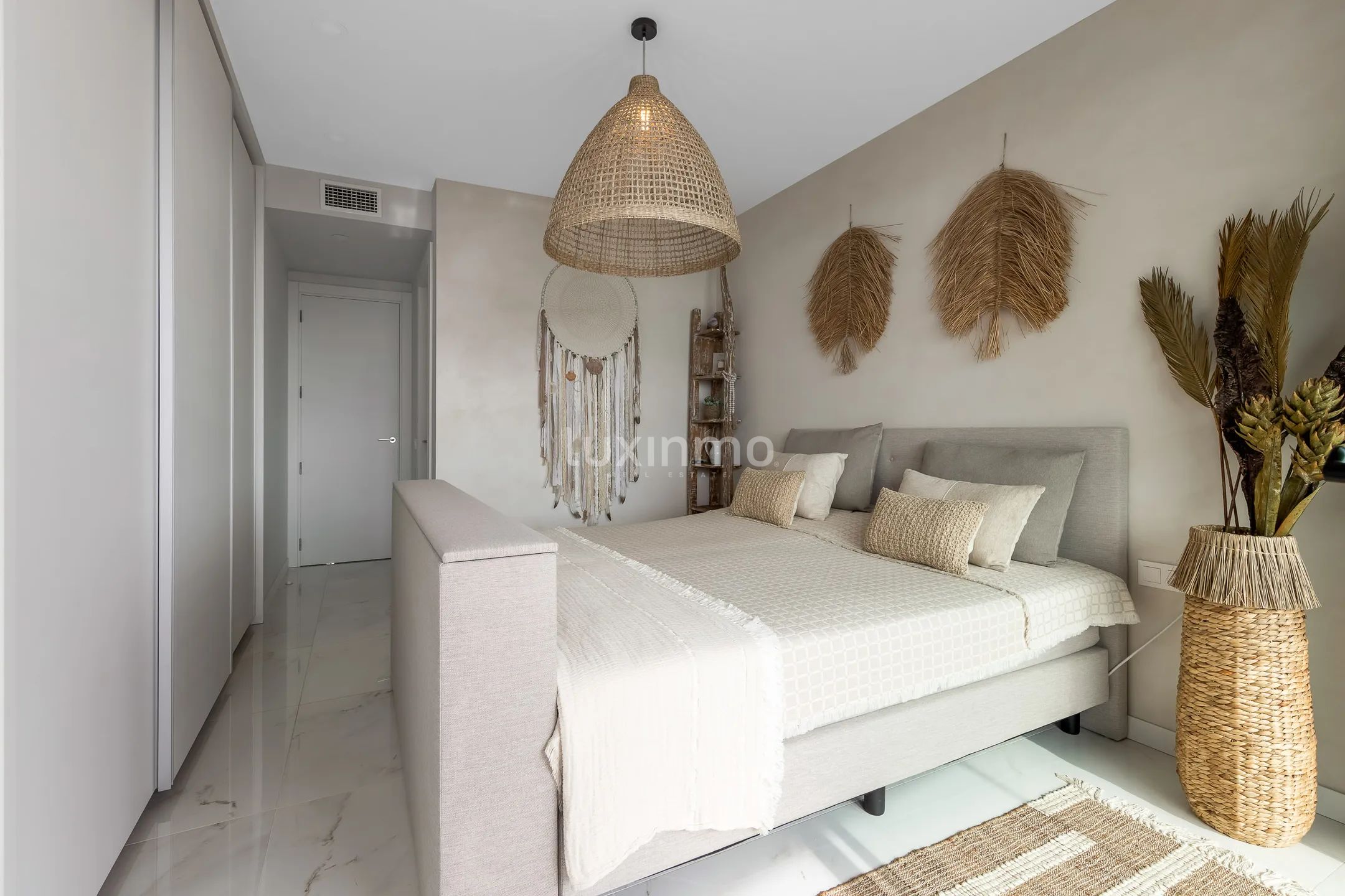 Апартаменты с 3 спальнями на пляже Бенидорма со стеклянными шторами — photo 17