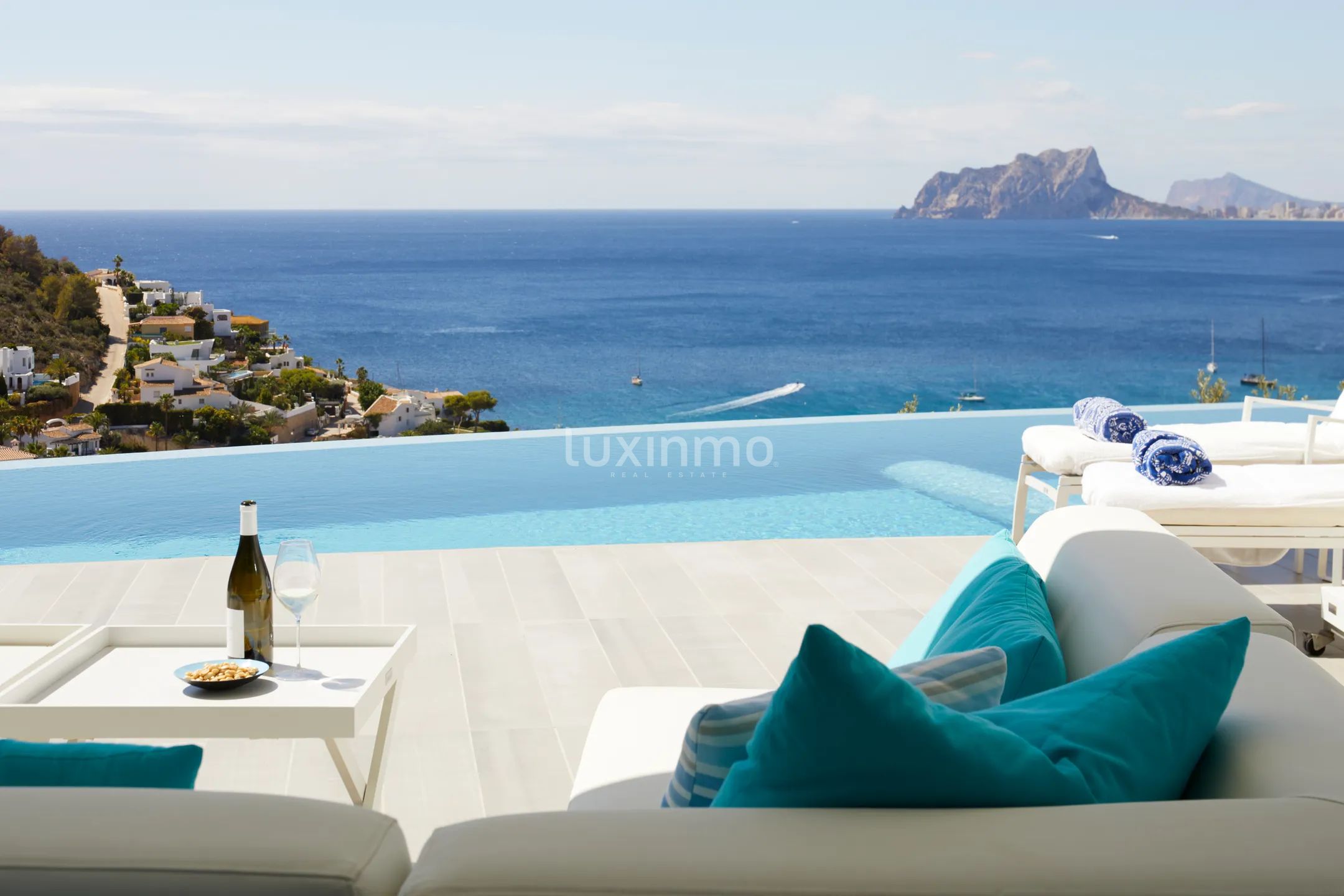 Designvilla till salu i El Portet Moraira med panoramautsikt över havet — photo 1