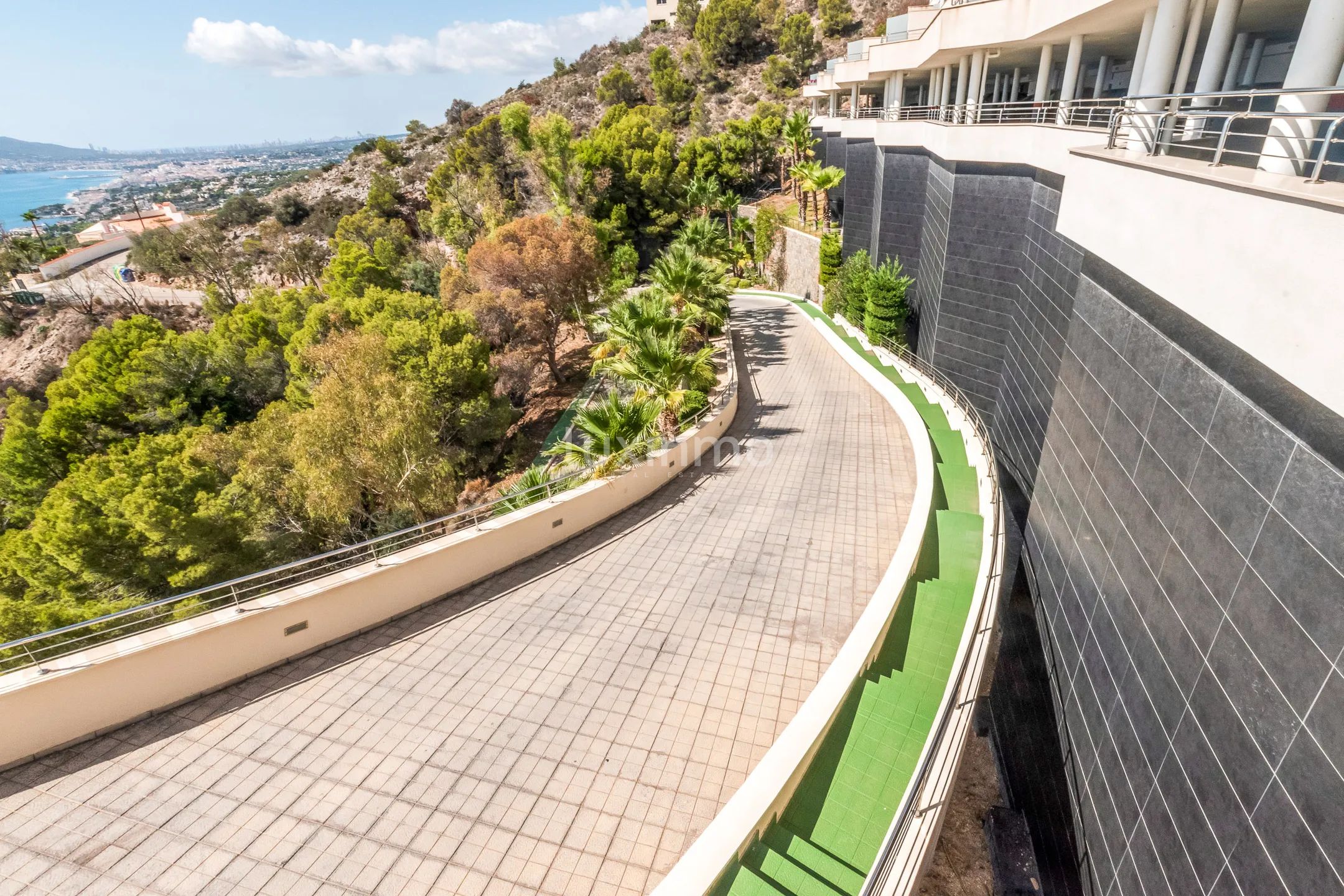 Apartment with sea views for rent in Altea — photo 22