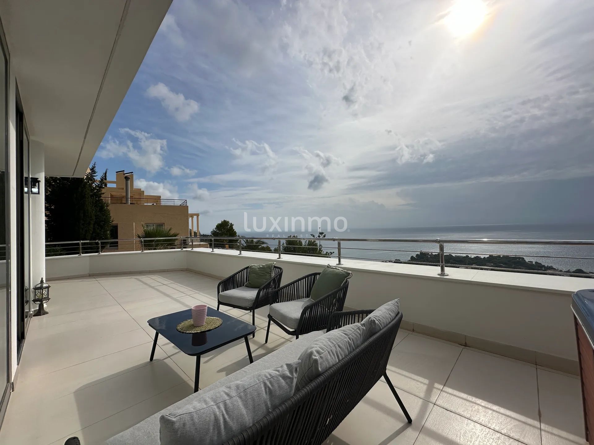 Apartment with sea views for rent in Altea — photo 18