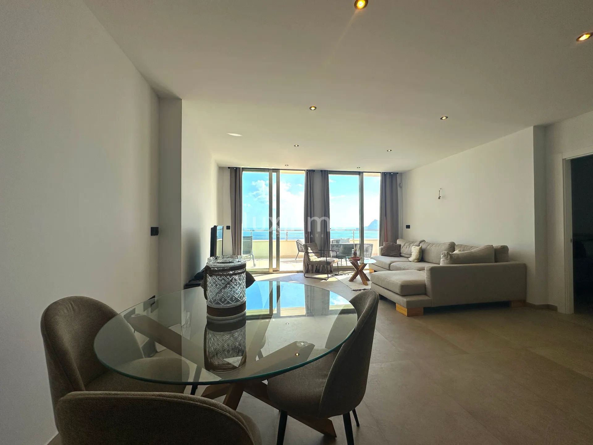 Apartment with sea views for rent in Altea — photo 9