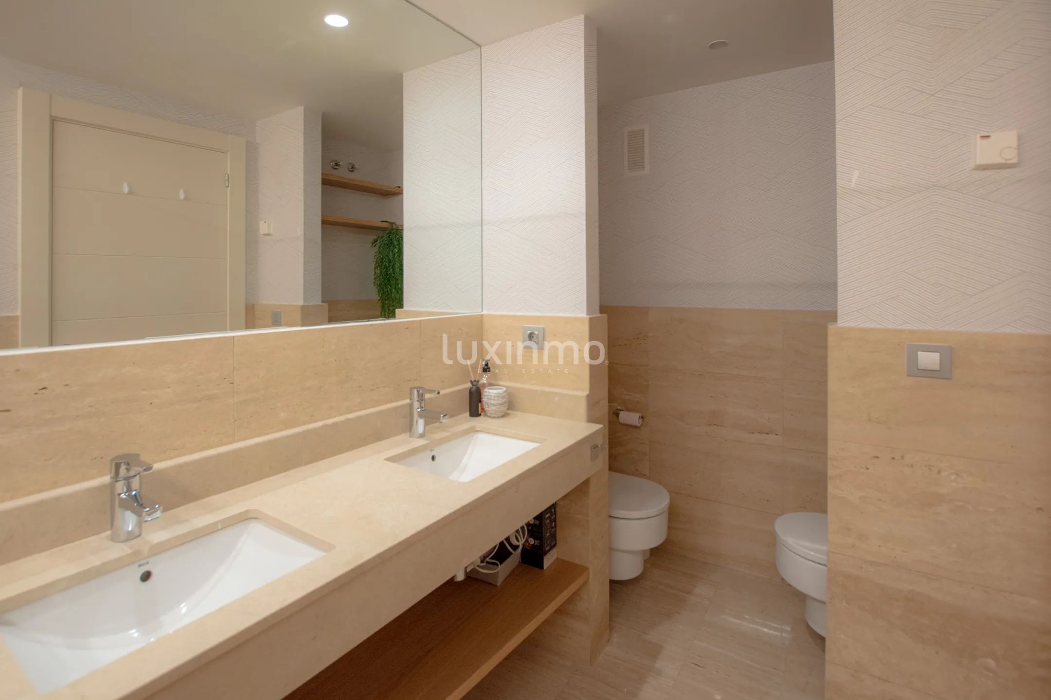 Flat for rent with sea views in Mascarat — photo 18