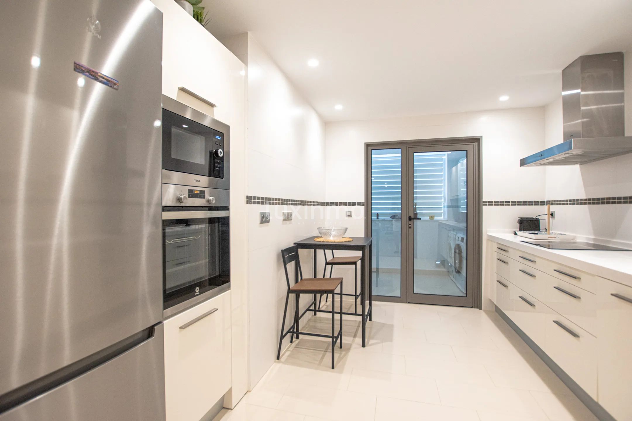 Flat for rent with sea views in Mascarat — photo 9