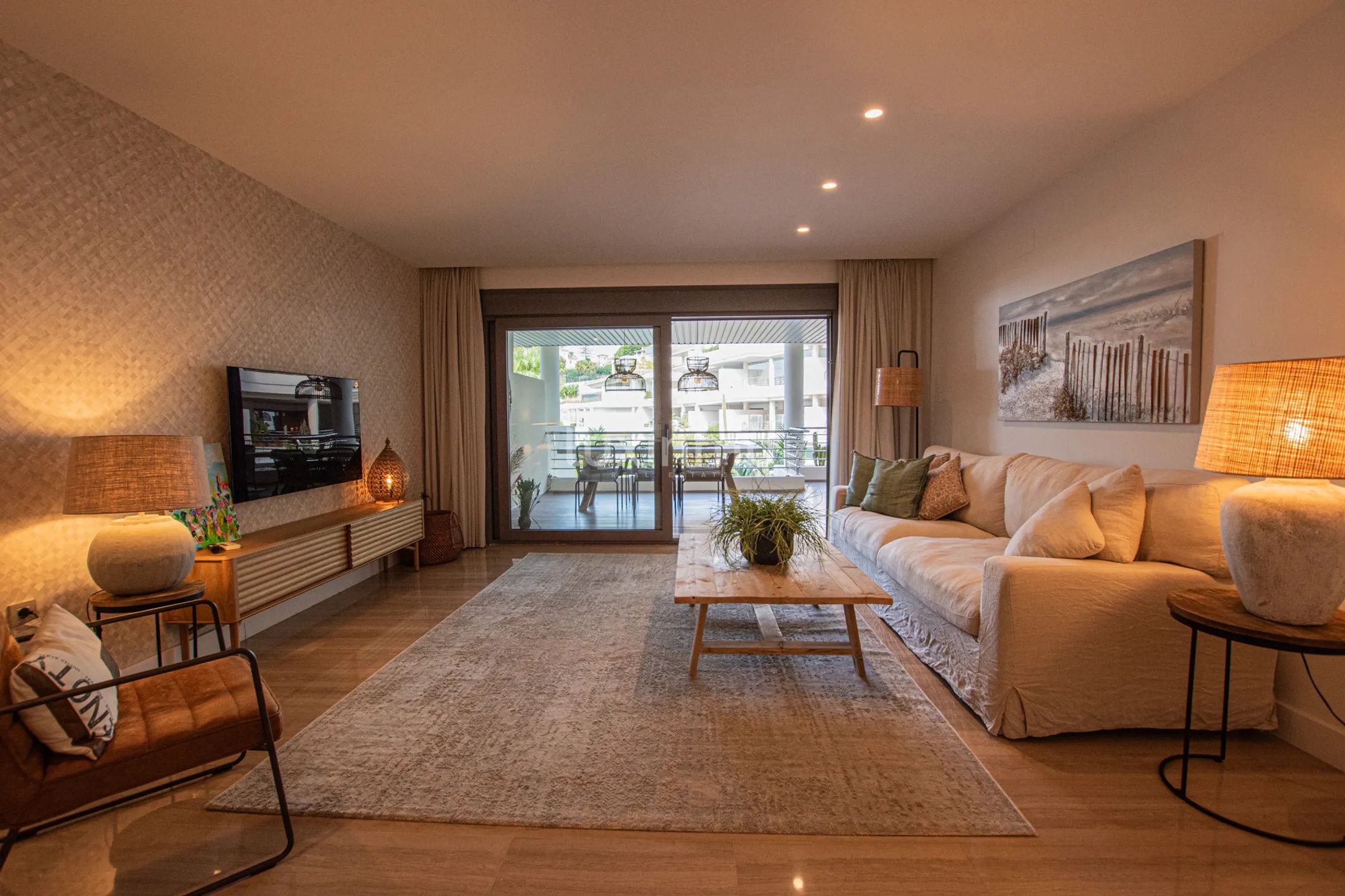 Flat for rent with sea views in Mascarat — photo 7