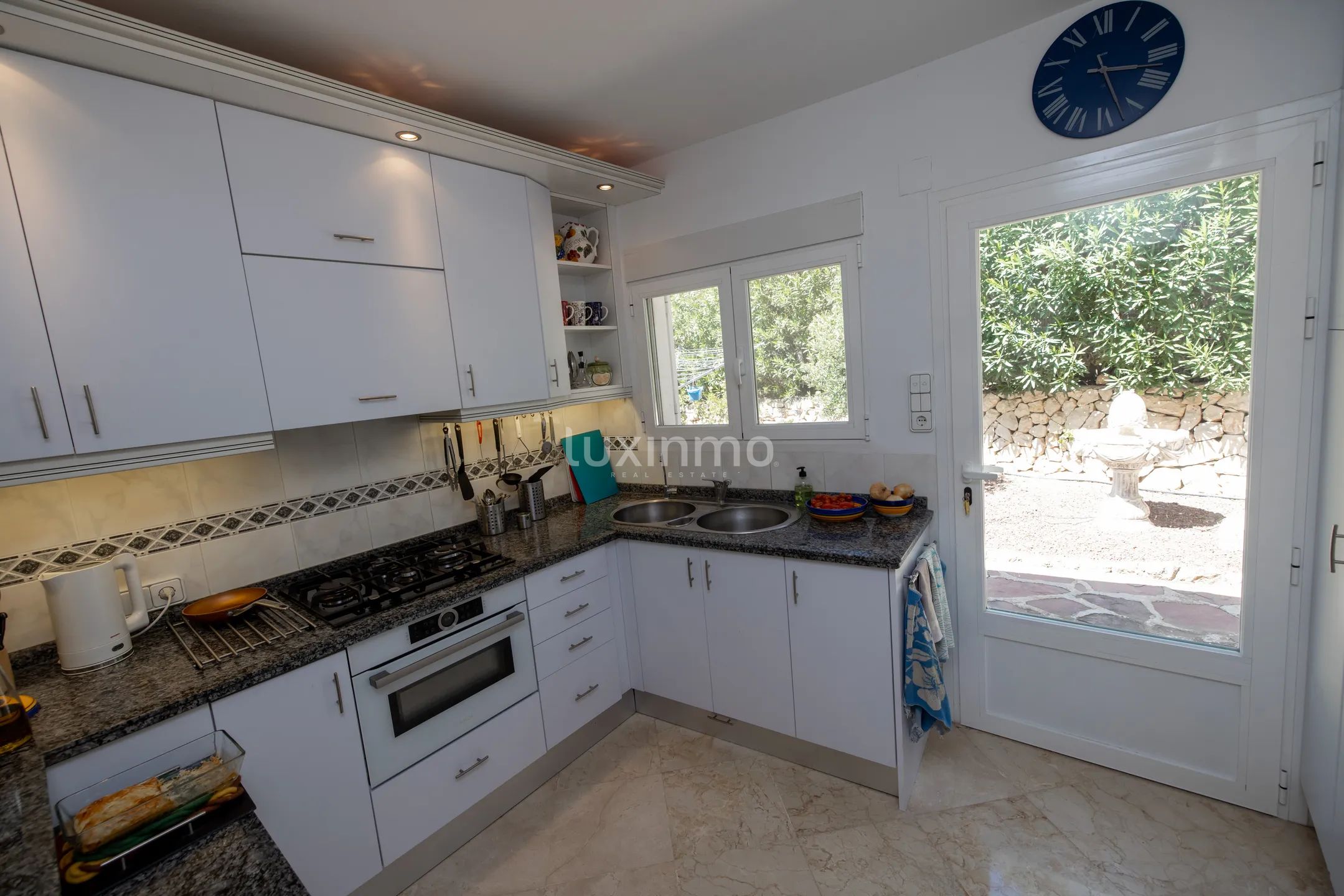 Prachtig huis met panoramisch uitzicht te koop in Altea — photo 12