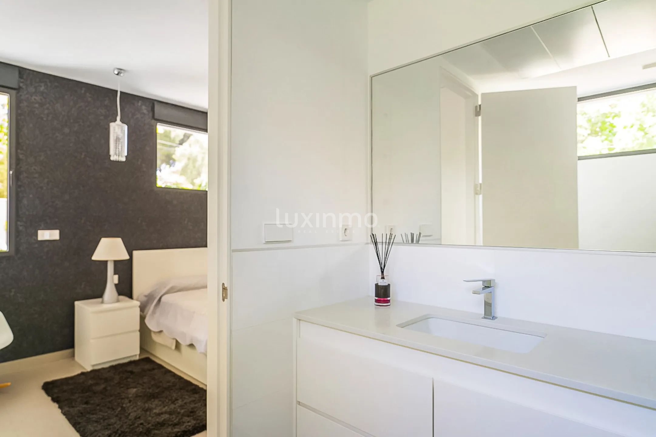 Villa familiale indépendante avec piscine et garage — photo 8