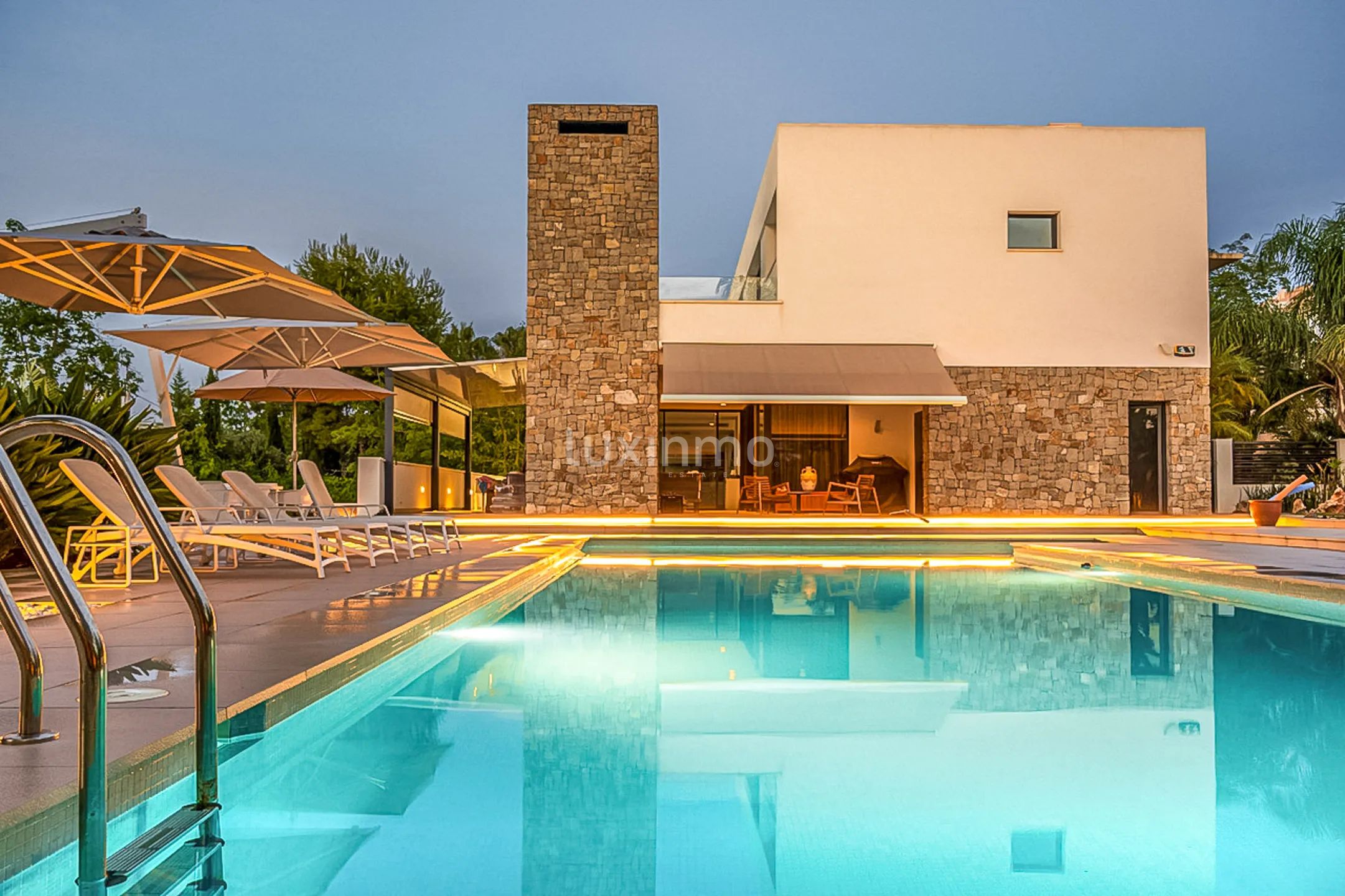 Villa familiale indépendante avec piscine et garage — photo 24