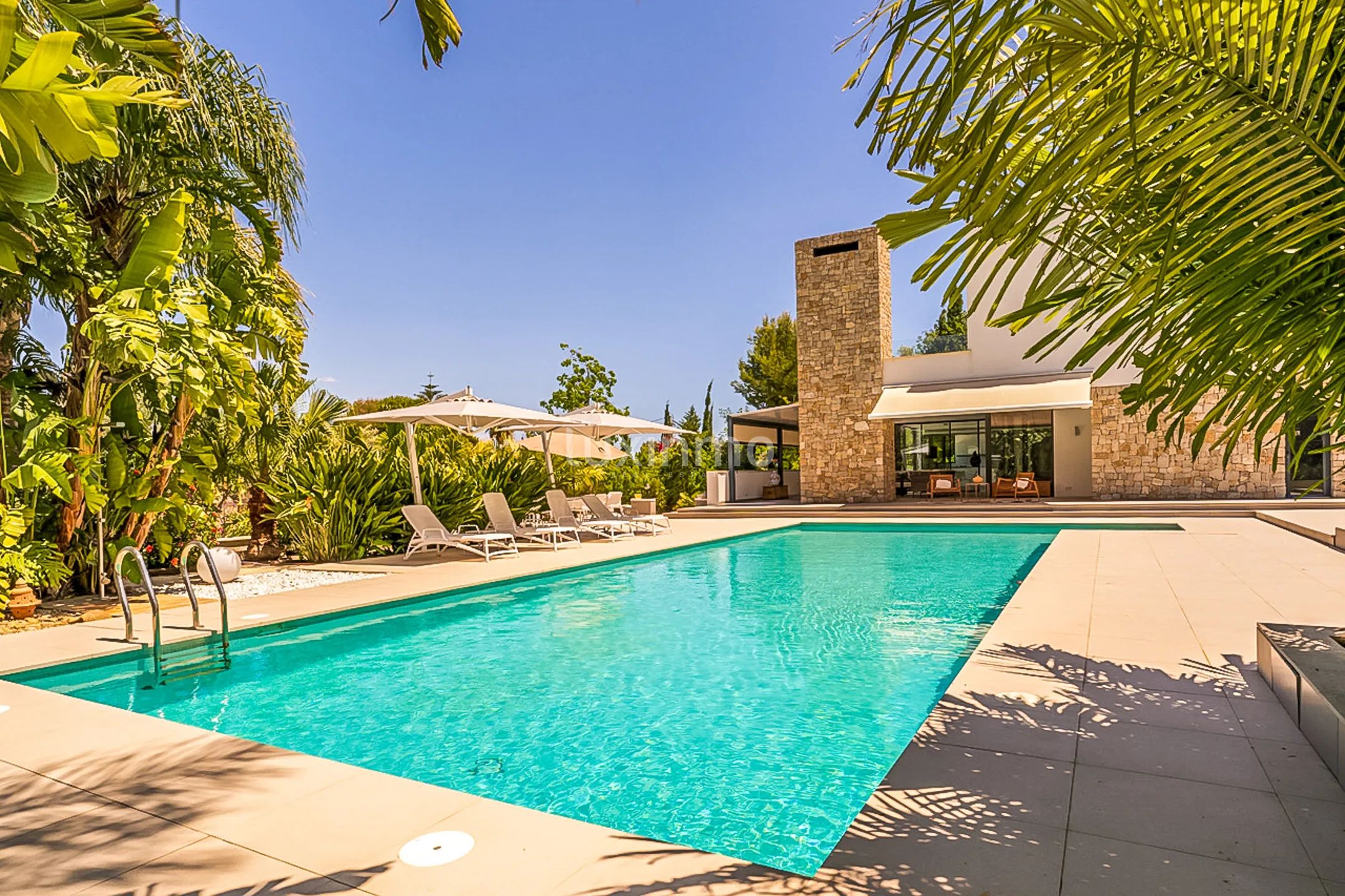 Villa familiale indépendante avec piscine et garage — photo 3