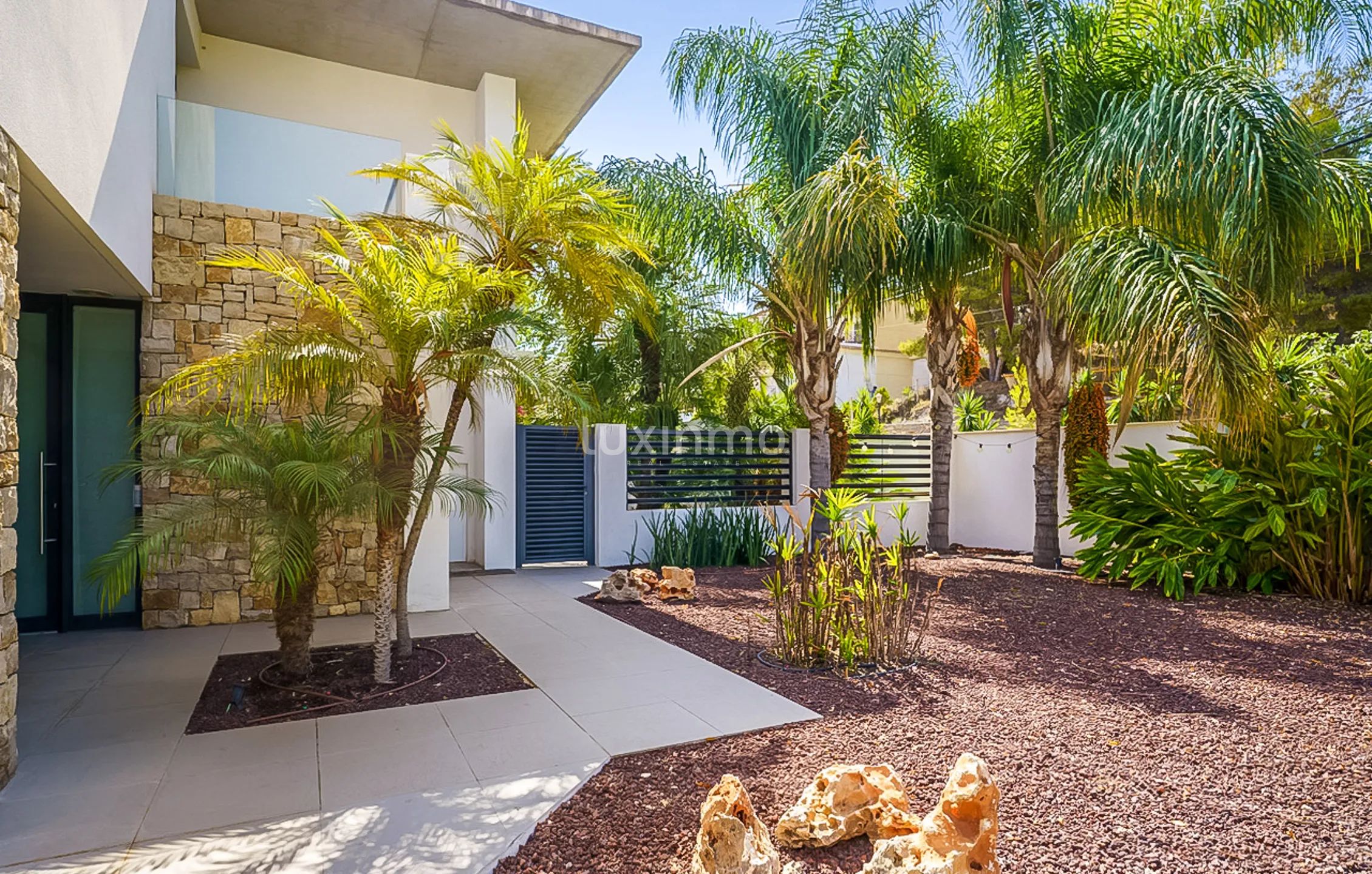 Villa familiale indépendante avec piscine et garage — photo 27