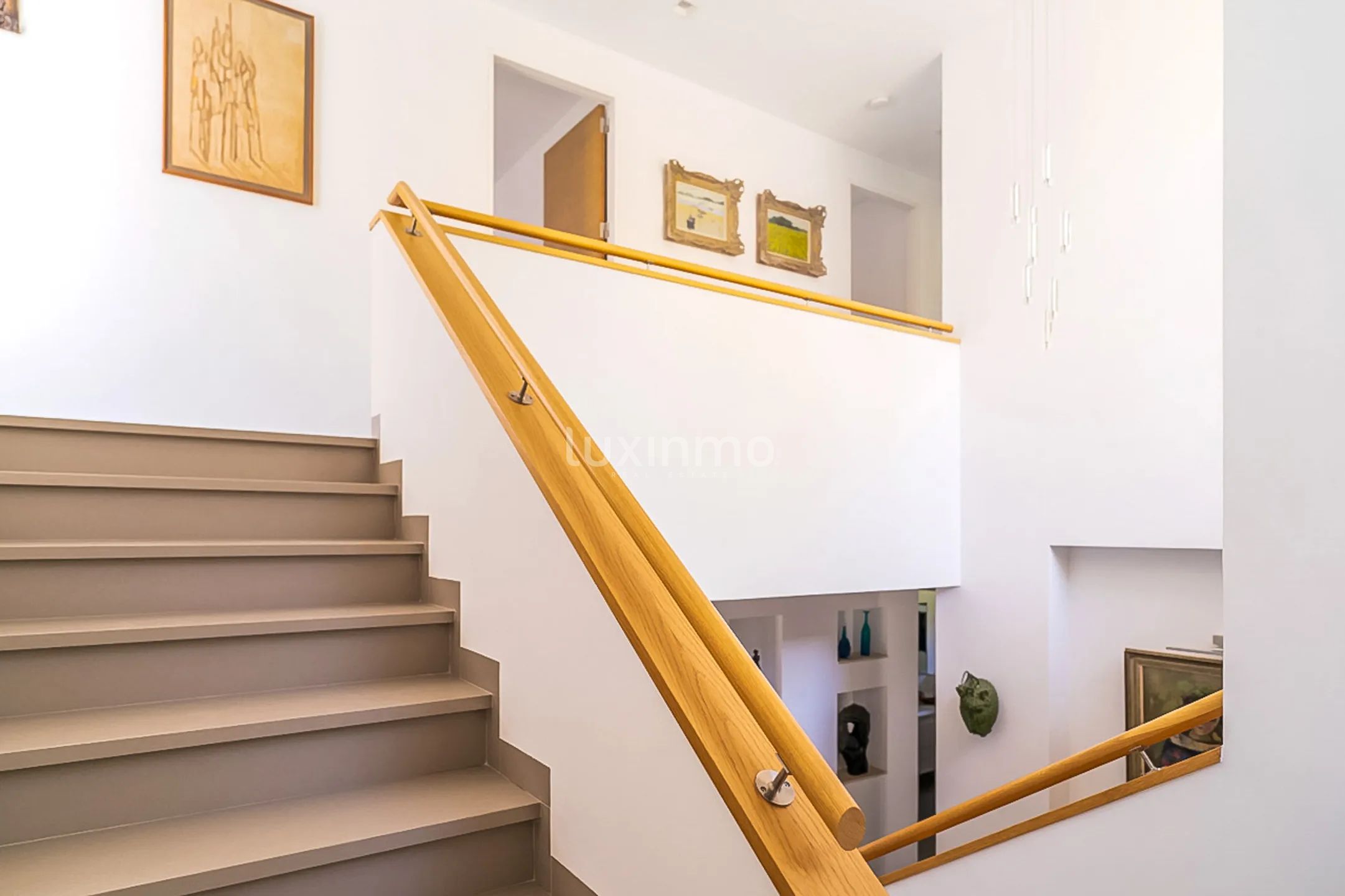 Villa familiale indépendante avec piscine et garage — photo 18