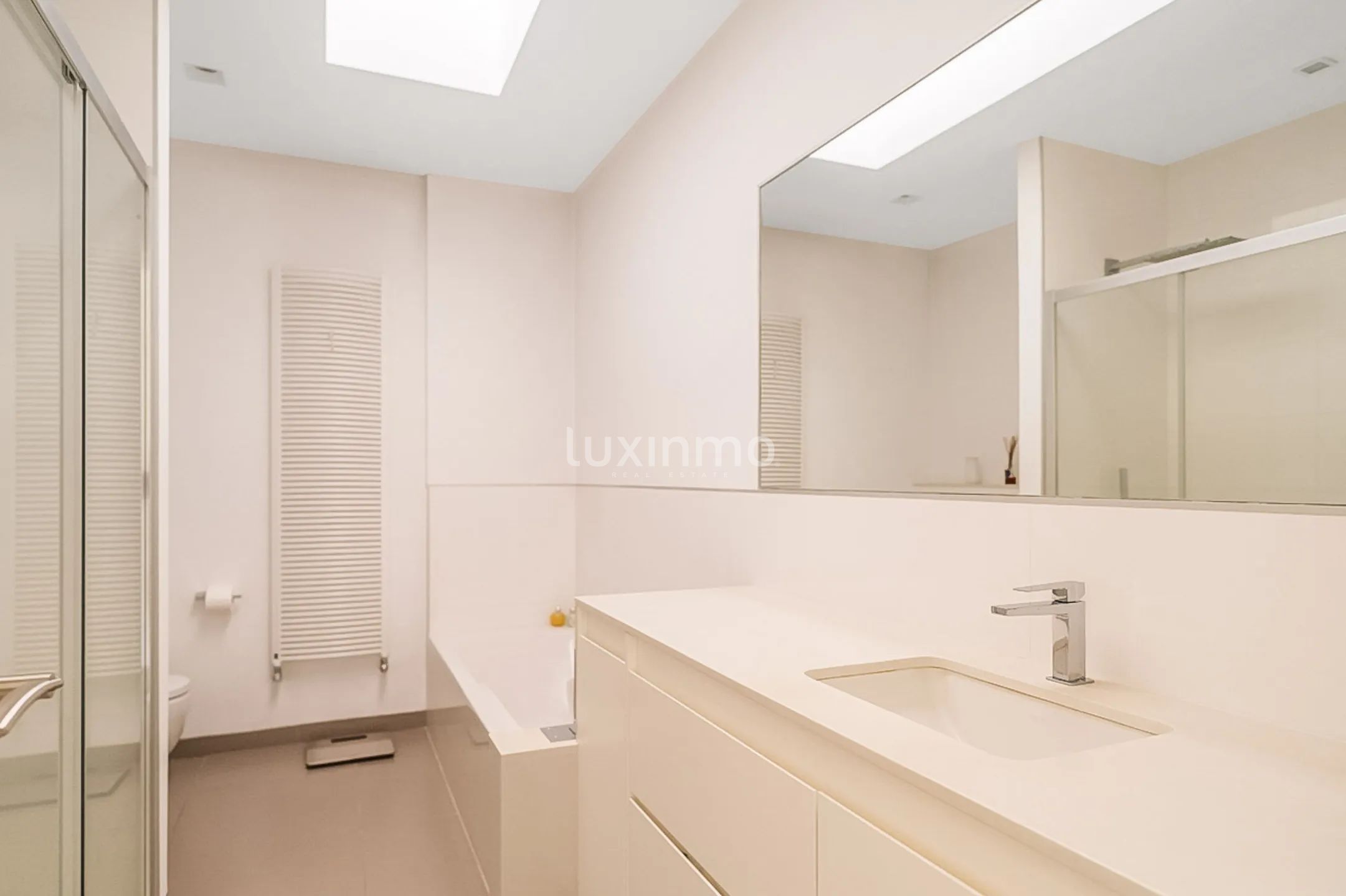 Villa familiale indépendante avec piscine et garage — photo 23