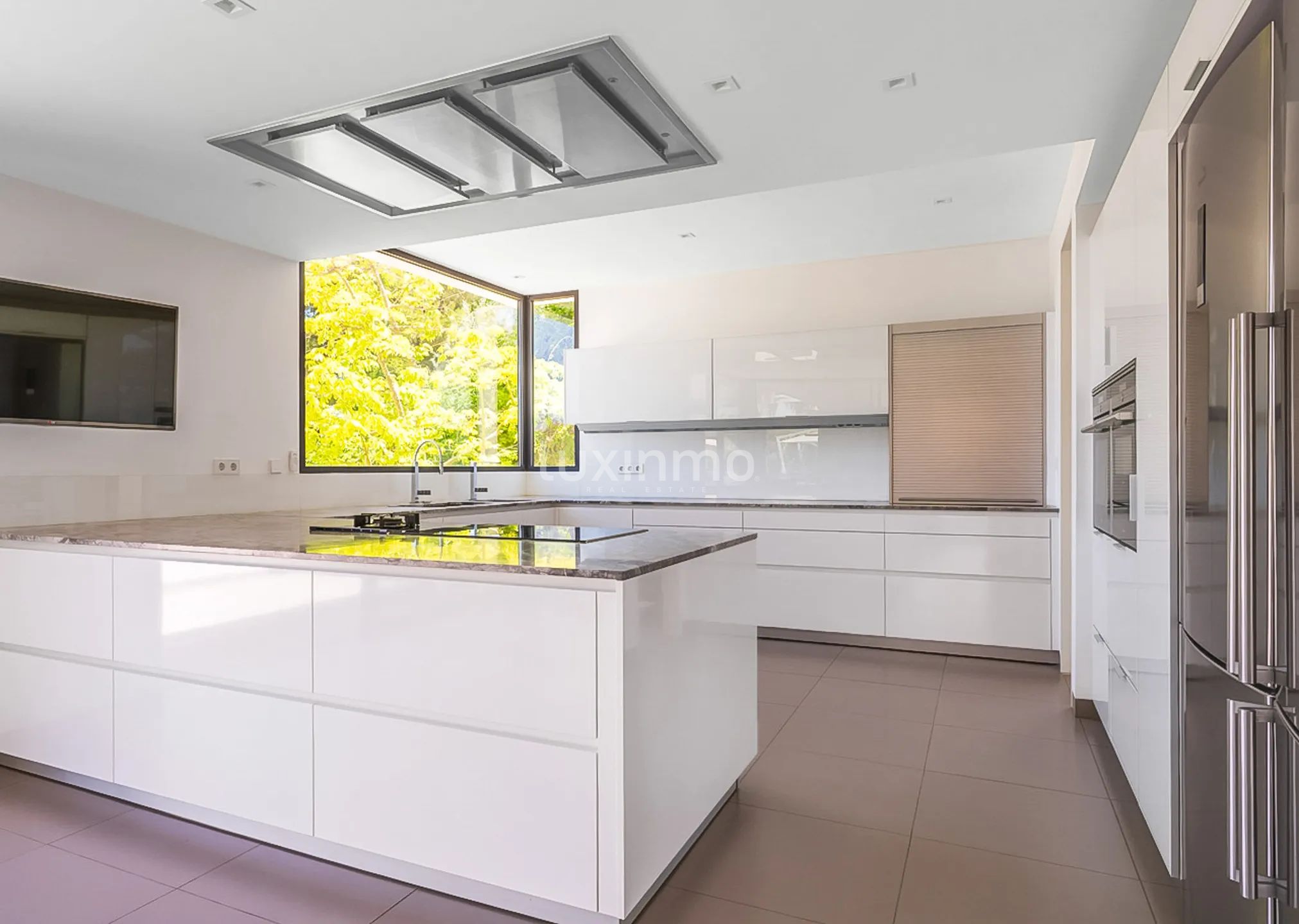 Villa familiale indépendante avec piscine et garage — photo 13