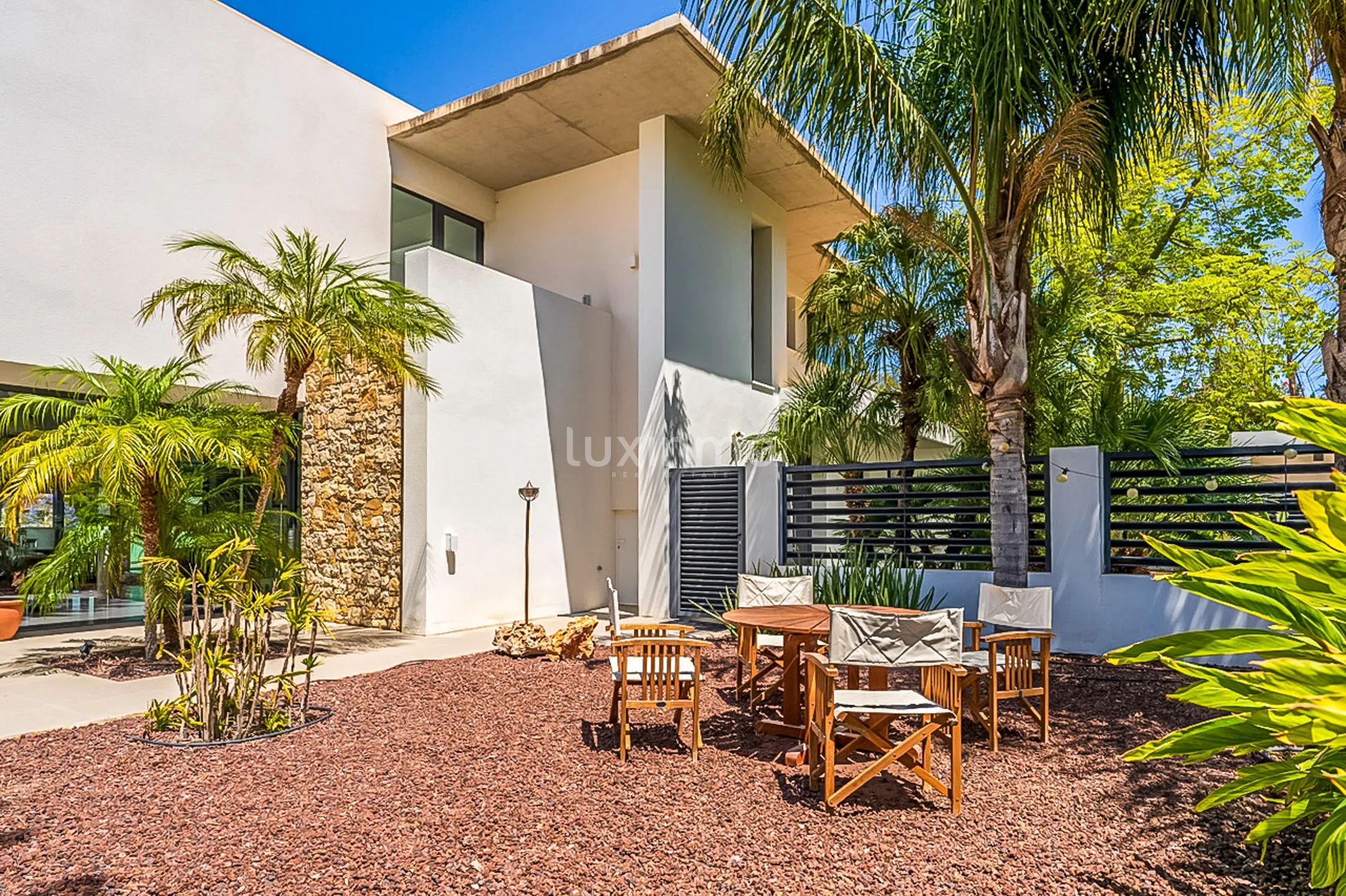 Villa familiale indépendante avec piscine et garage — photo 6