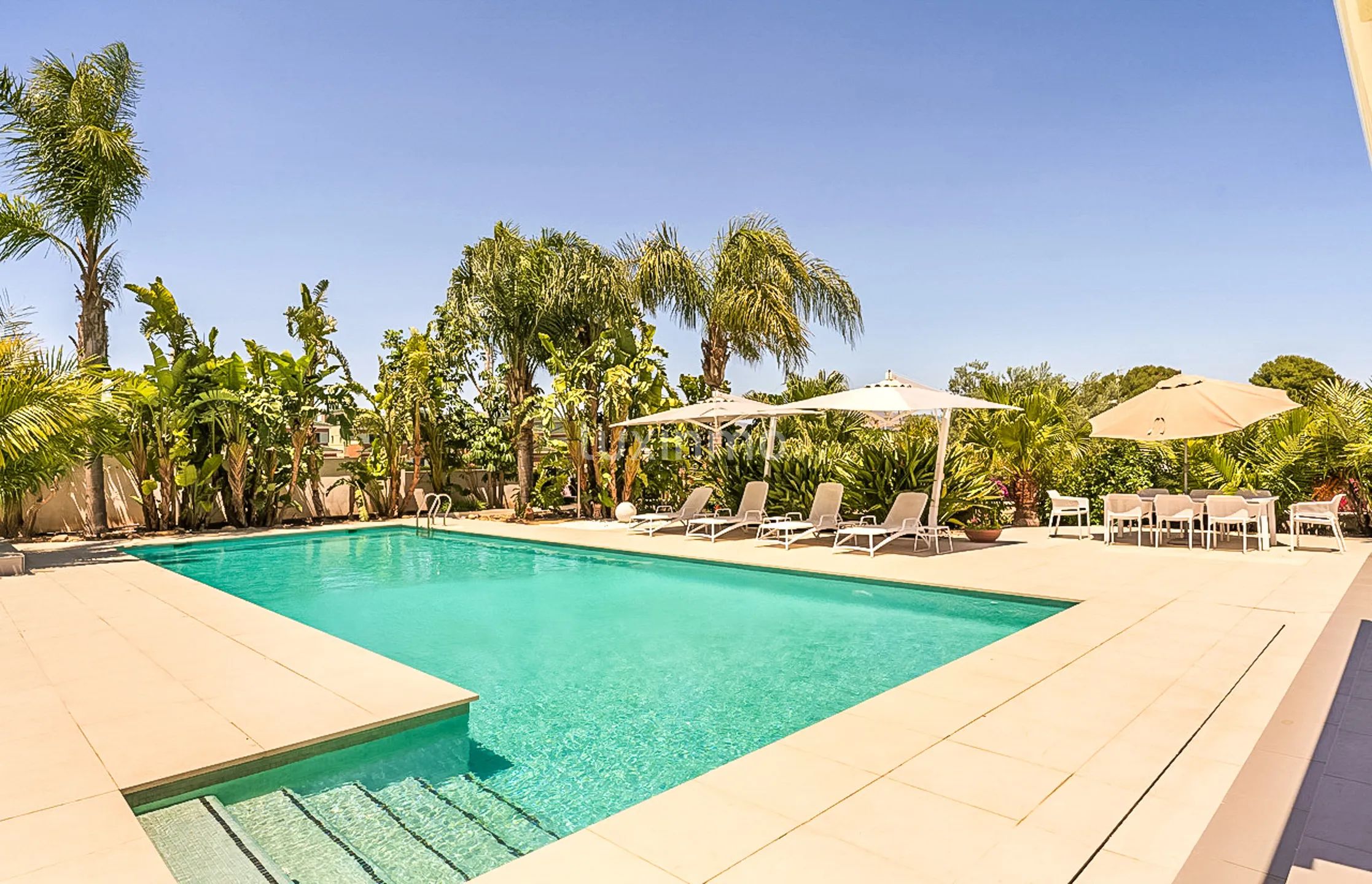 Villa familiale indépendante avec piscine et garage — photo 26